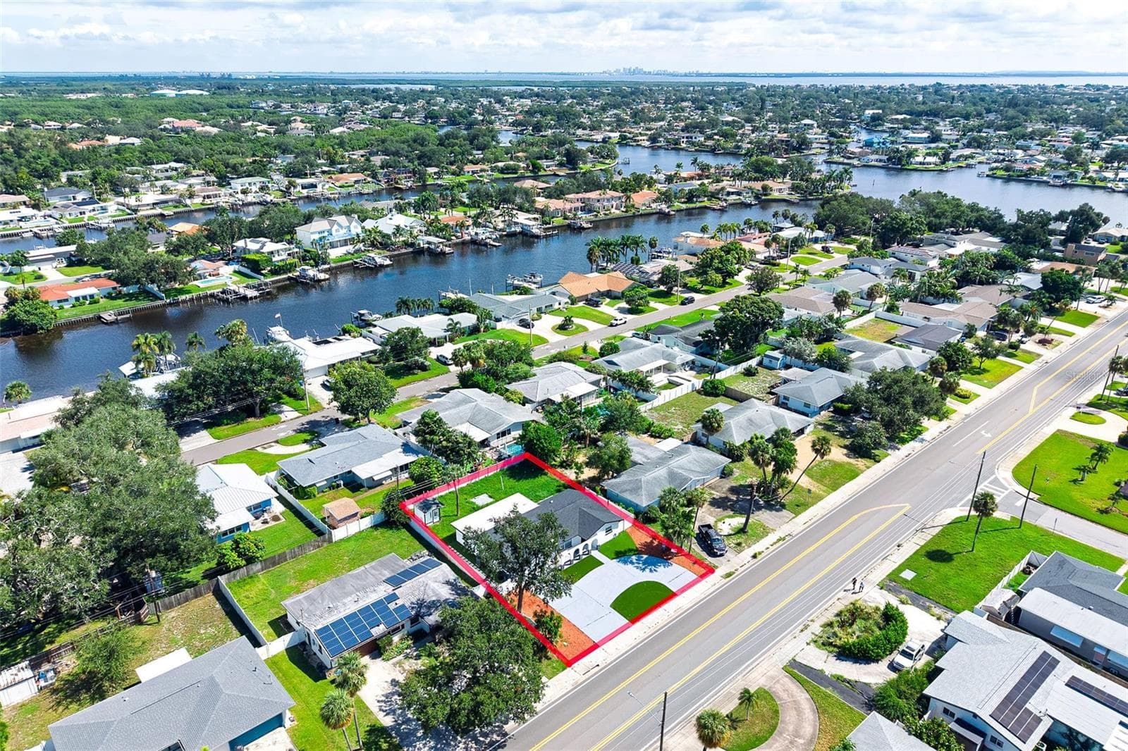Single Family Residence at 1077 40TH AVE NE, ST PETERSBURG, photo 65 of 73