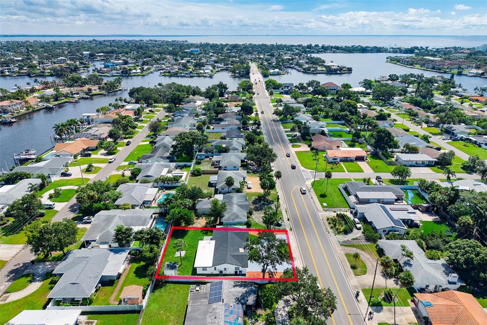 Single Family Residence at 1077 40TH AVE NE, ST PETERSBURG, photo 67 of 73