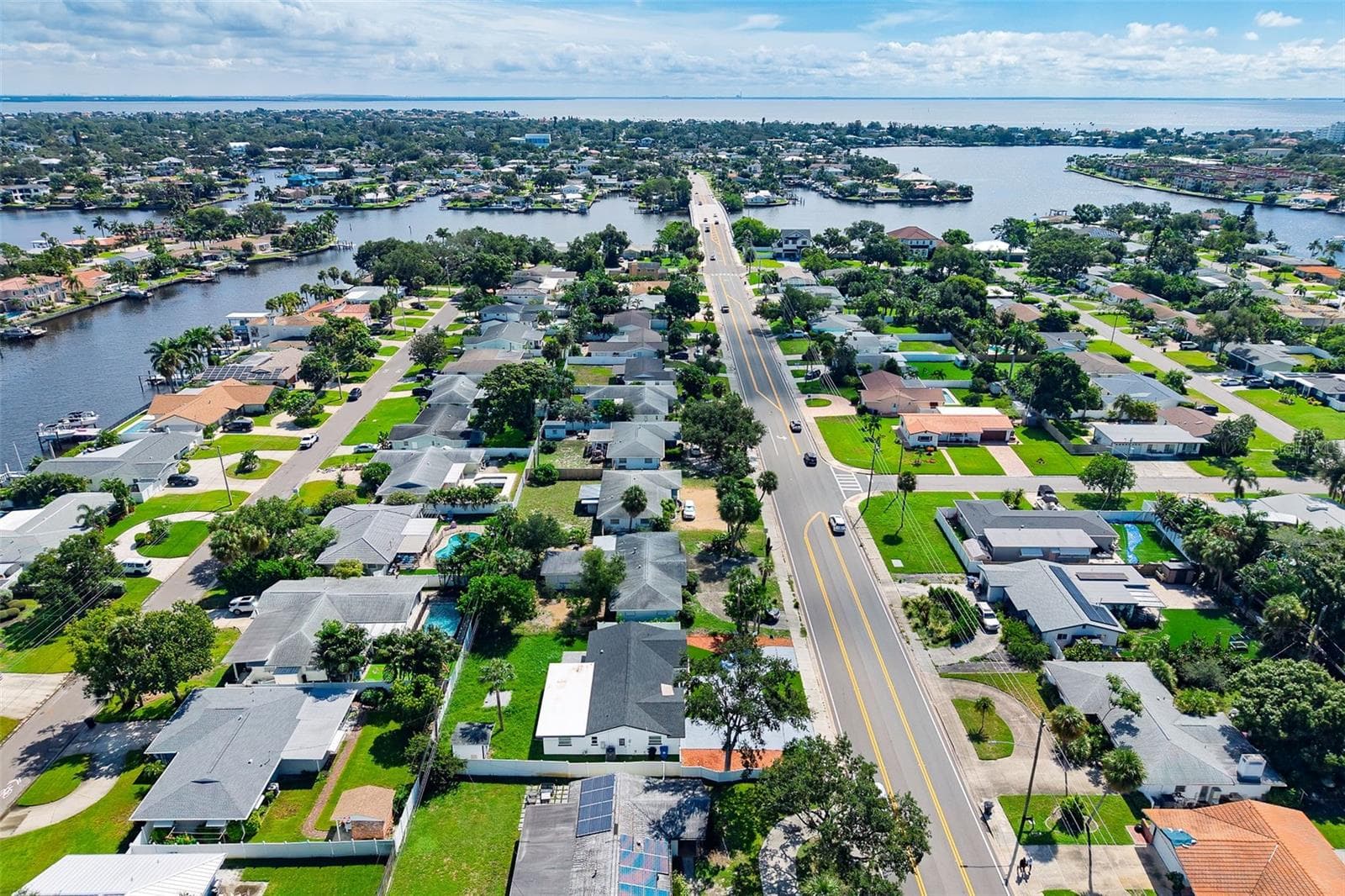 Single Family Residence at 1077 40TH AVE NE, ST PETERSBURG, photo 68 of 73
