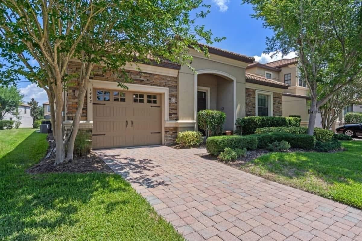 1442 MOON VALLEY DR