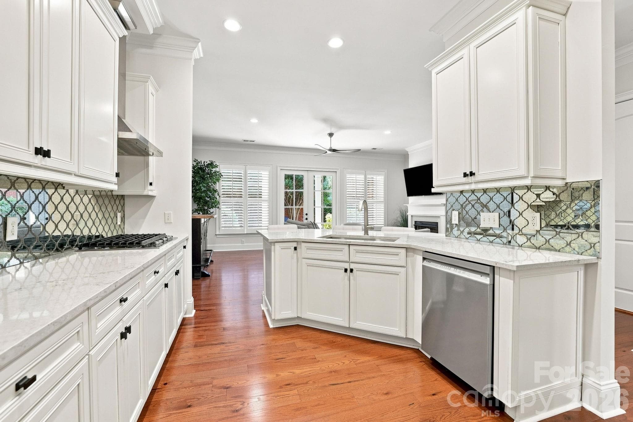 Townhouse at 6831 Louisburg Square Lane, Charlotte, photo 4 of 45