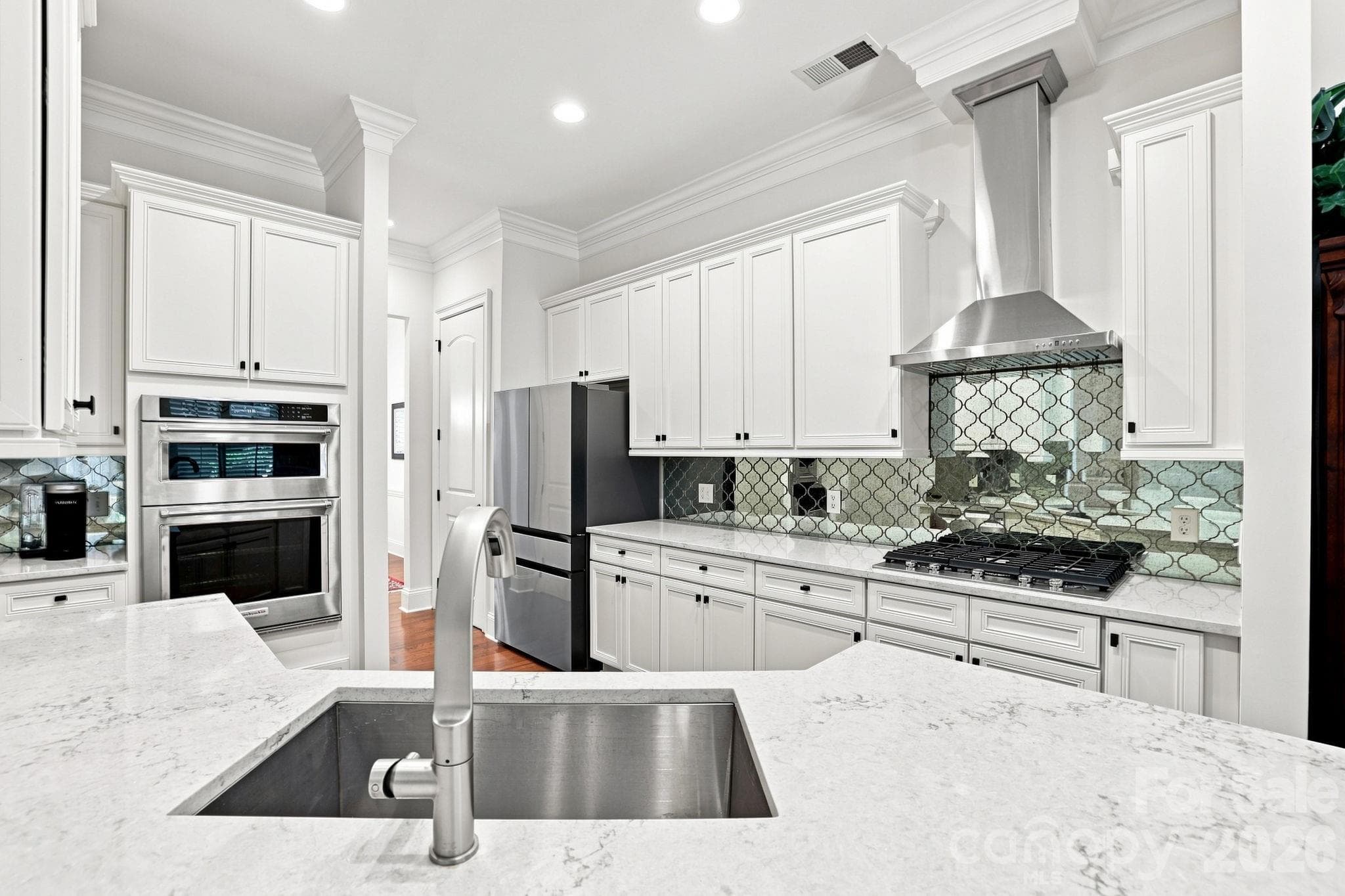 Townhouse at 6831 Louisburg Square Lane, Charlotte, photo 5 of 45