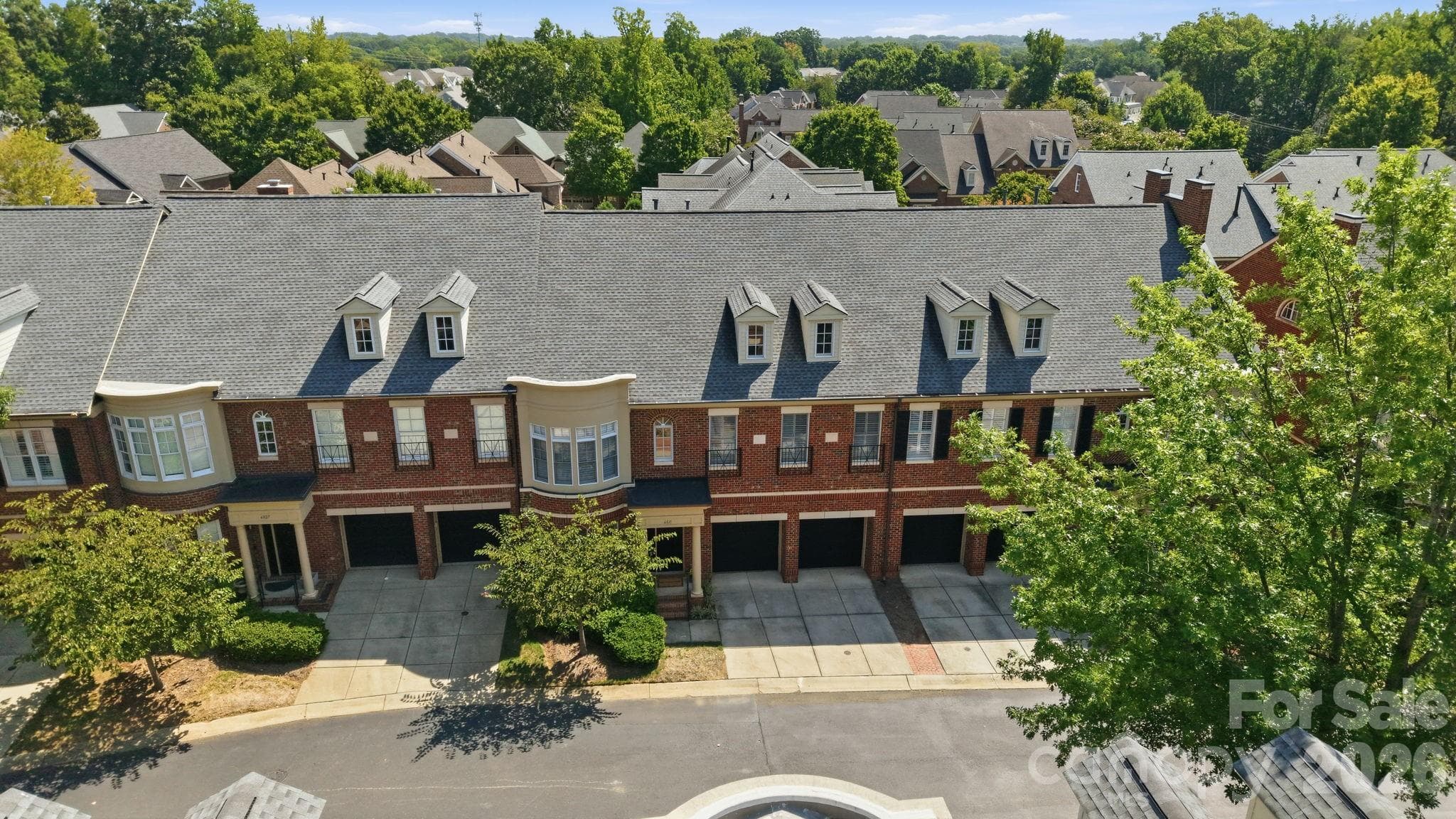 Townhouse at 6831 Louisburg Square Lane, Charlotte, photo 39 of 45