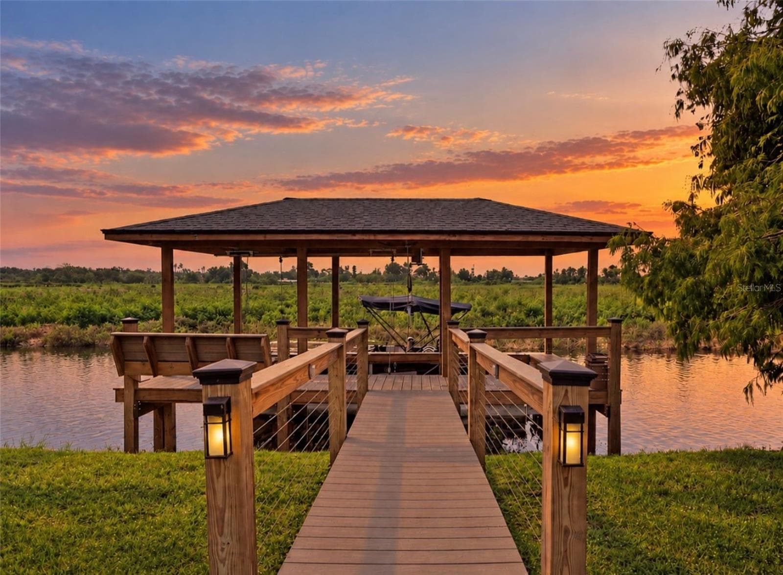 720 BAREFOOT BAY LOOP