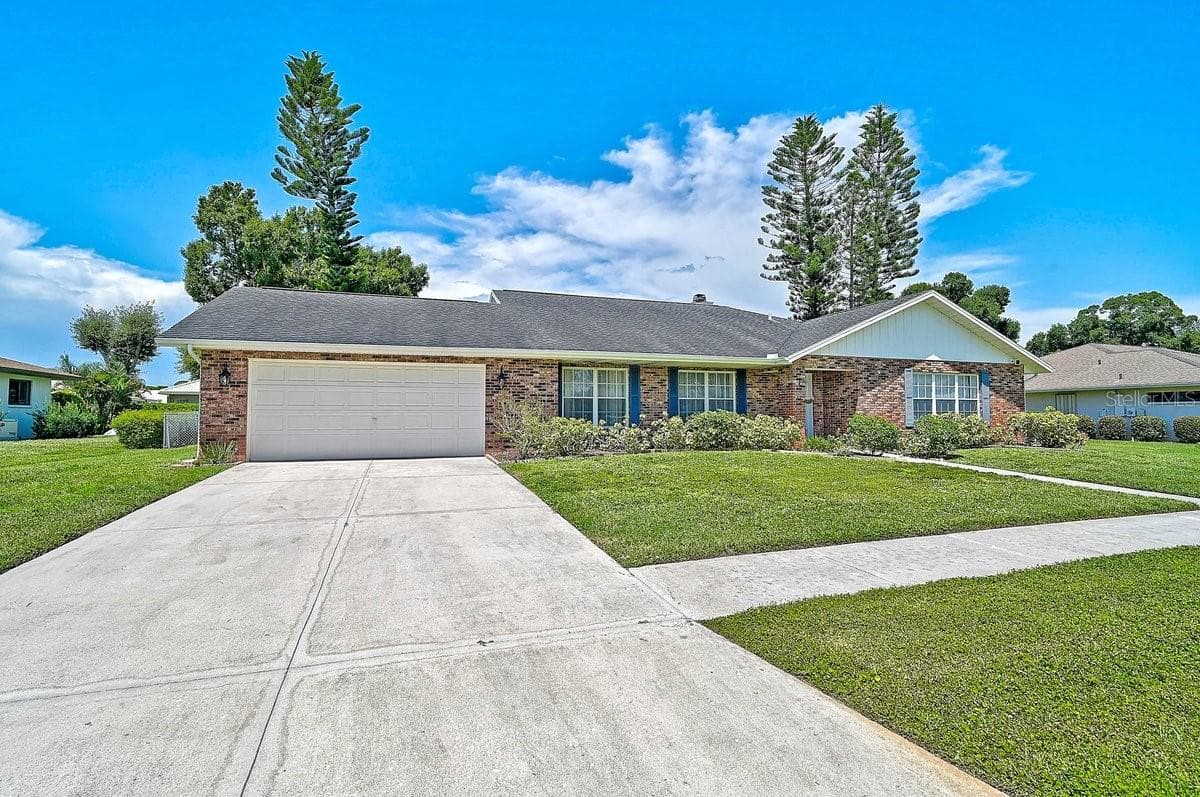 Single Family Residence at 1113 DERIAN PL, NOKOMIS, photo 3 of 34