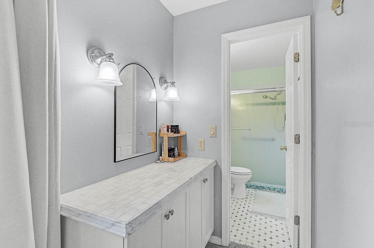 Single Family Residence at 1113 DERIAN PL, NOKOMIS, photo 18 of 34