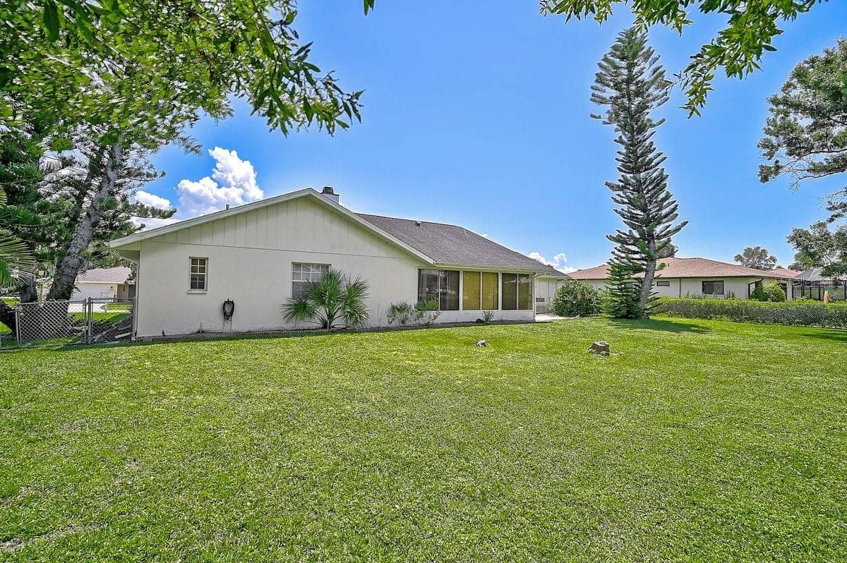 Single Family Residence at 1113 DERIAN PL, NOKOMIS, photo 30 of 34