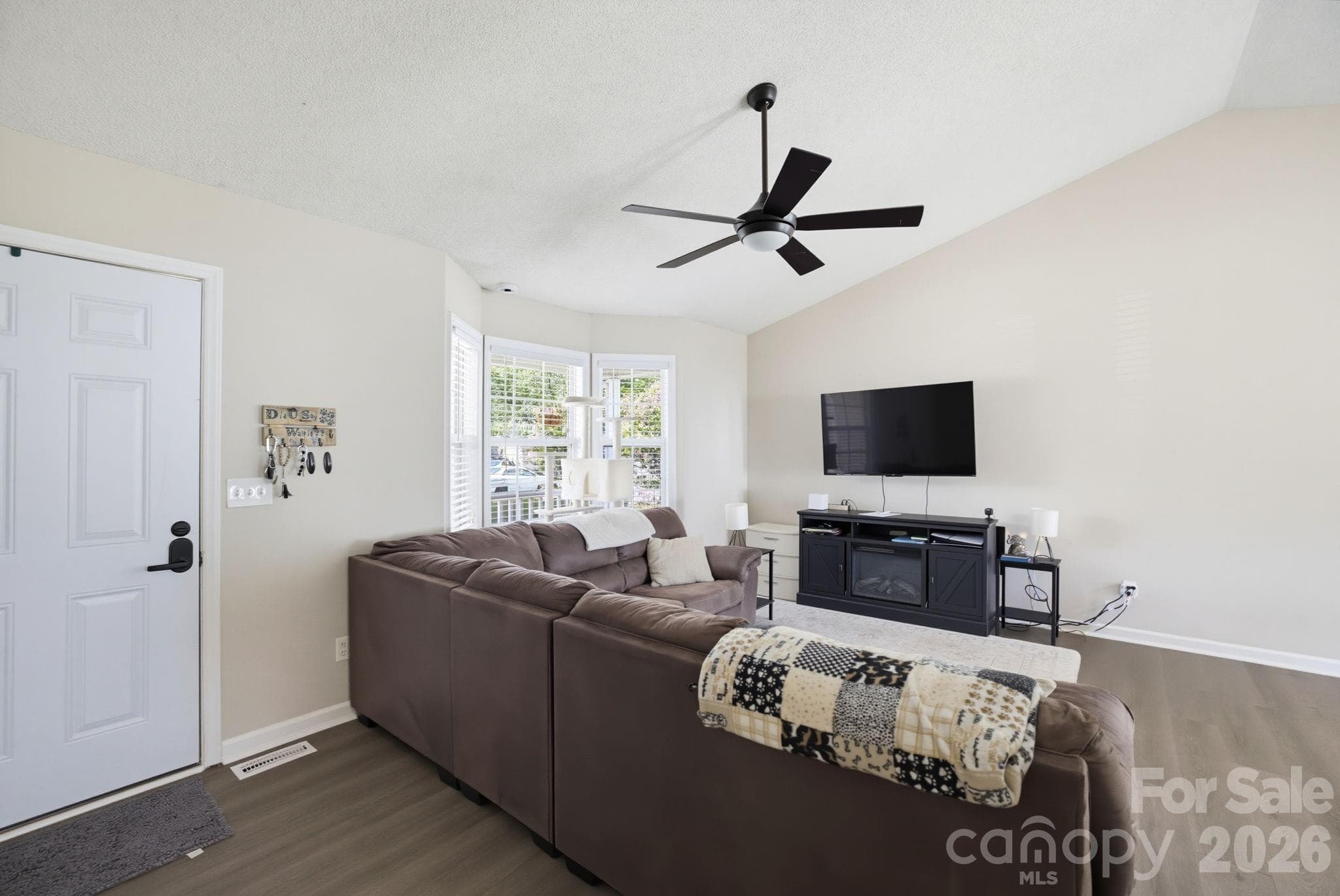 Single Family Residence at 21 Oak Meadow Lane, Thomasville, photo 7 of 31