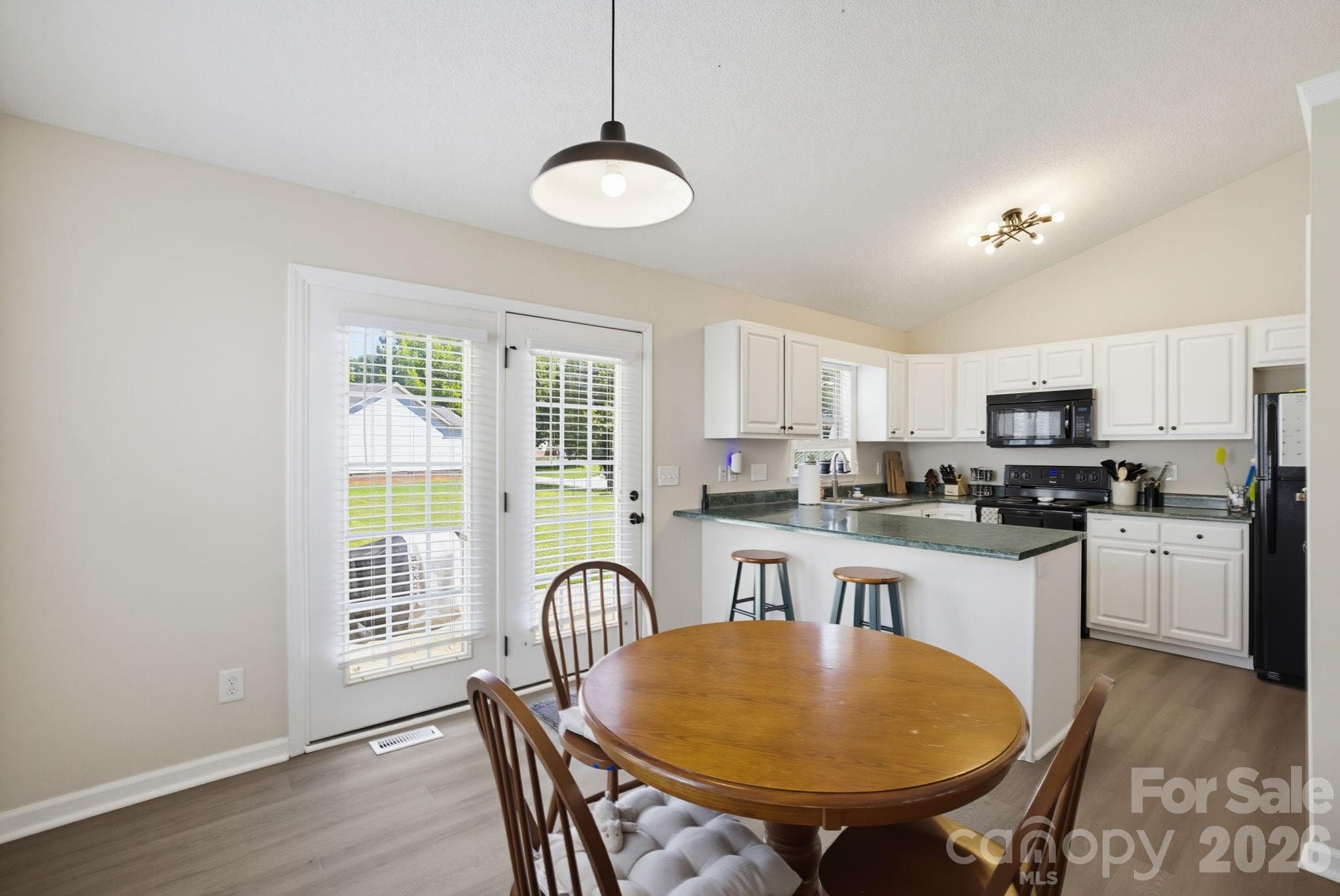 Single Family Residence at 21 Oak Meadow Lane, Thomasville, photo 10 of 31