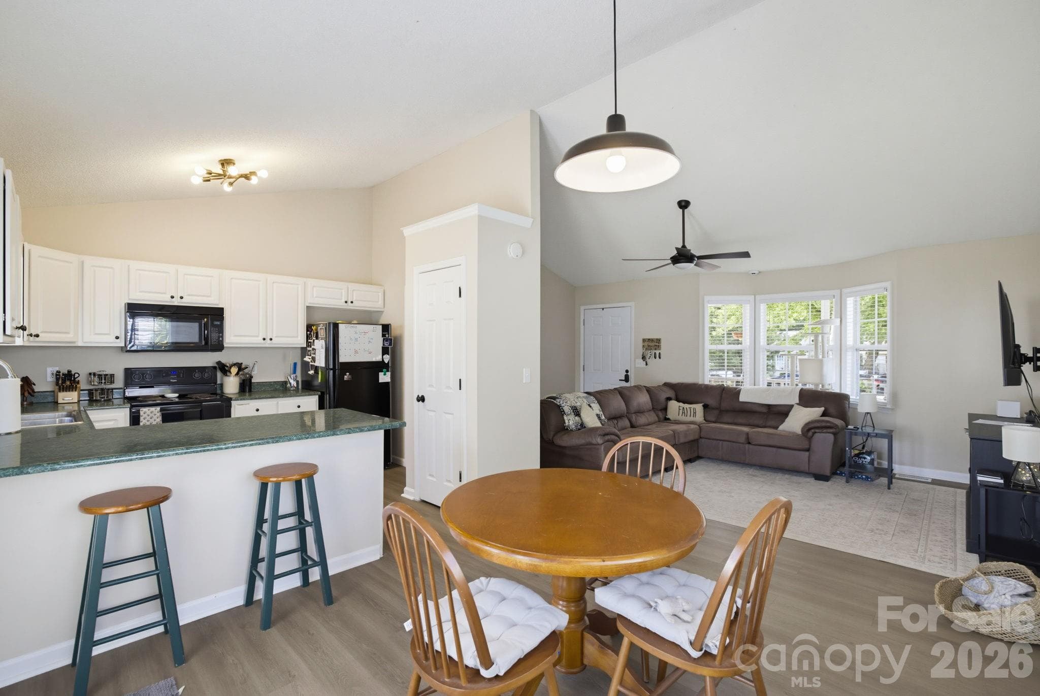 Single Family Residence at 21 Oak Meadow Lane, Thomasville, photo 11 of 31