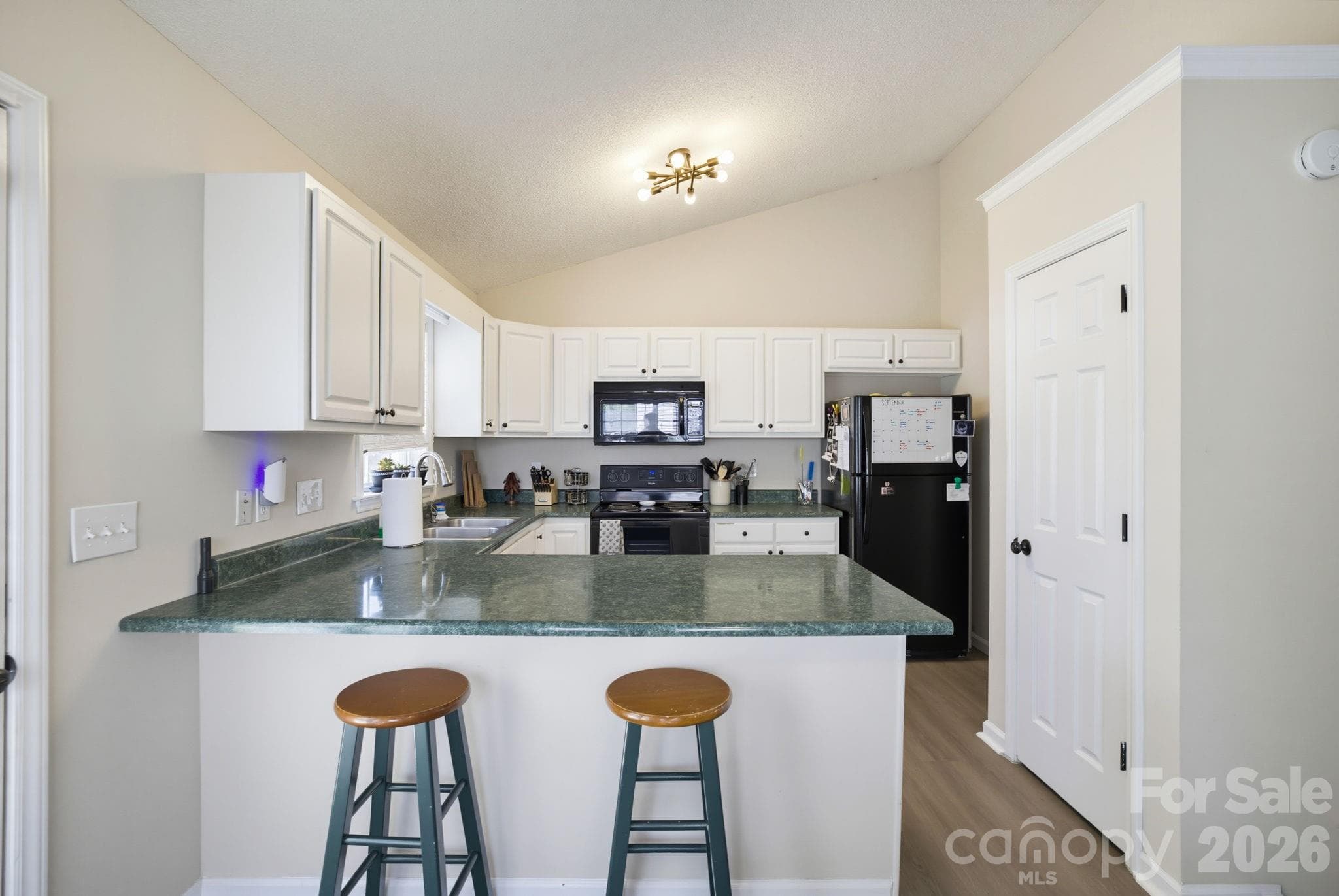 Single Family Residence at 21 Oak Meadow Lane, Thomasville, photo 12 of 31