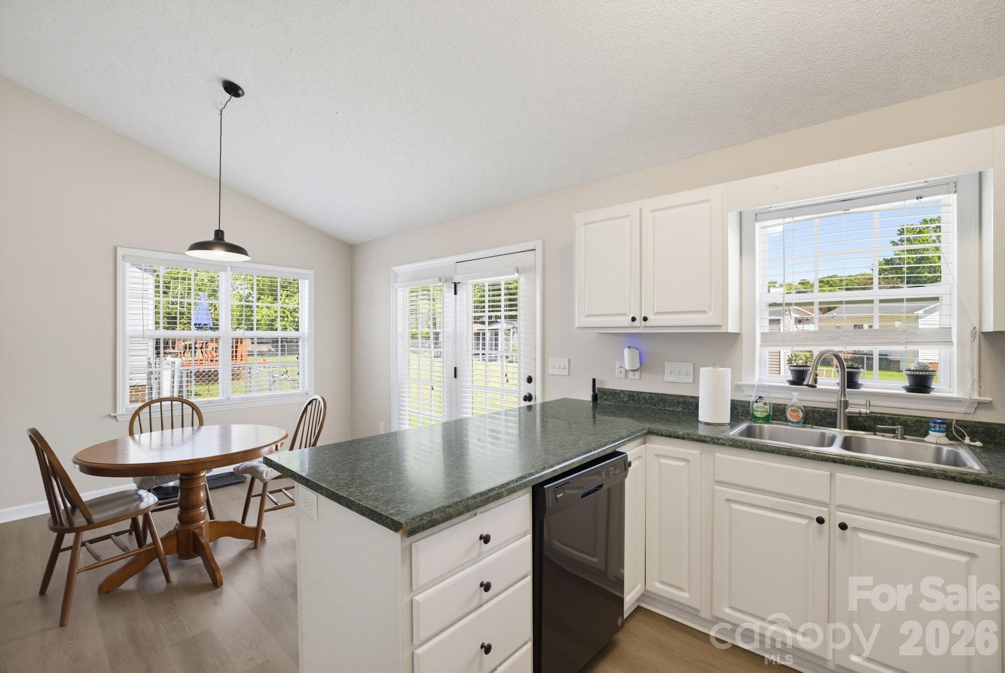 Single Family Residence at 21 Oak Meadow Lane, Thomasville, photo 15 of 31