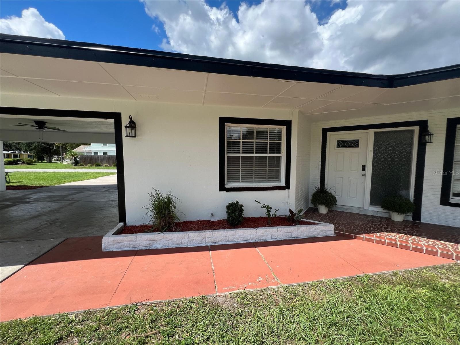 Single Family Residence at 10909 W ELBOW DR, TAMPA, photo 6 of 18