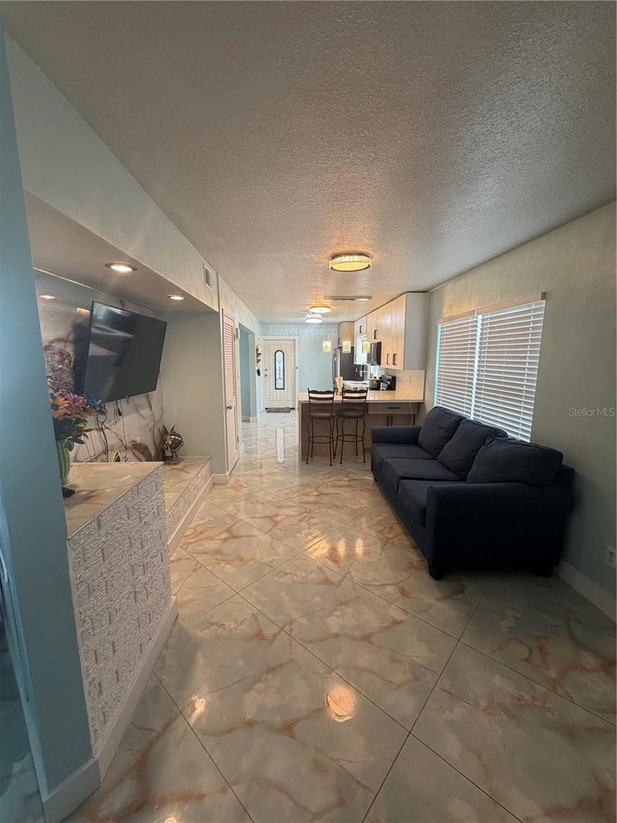 Single Family Residence at 10909 W ELBOW DR, TAMPA, photo 8 of 18