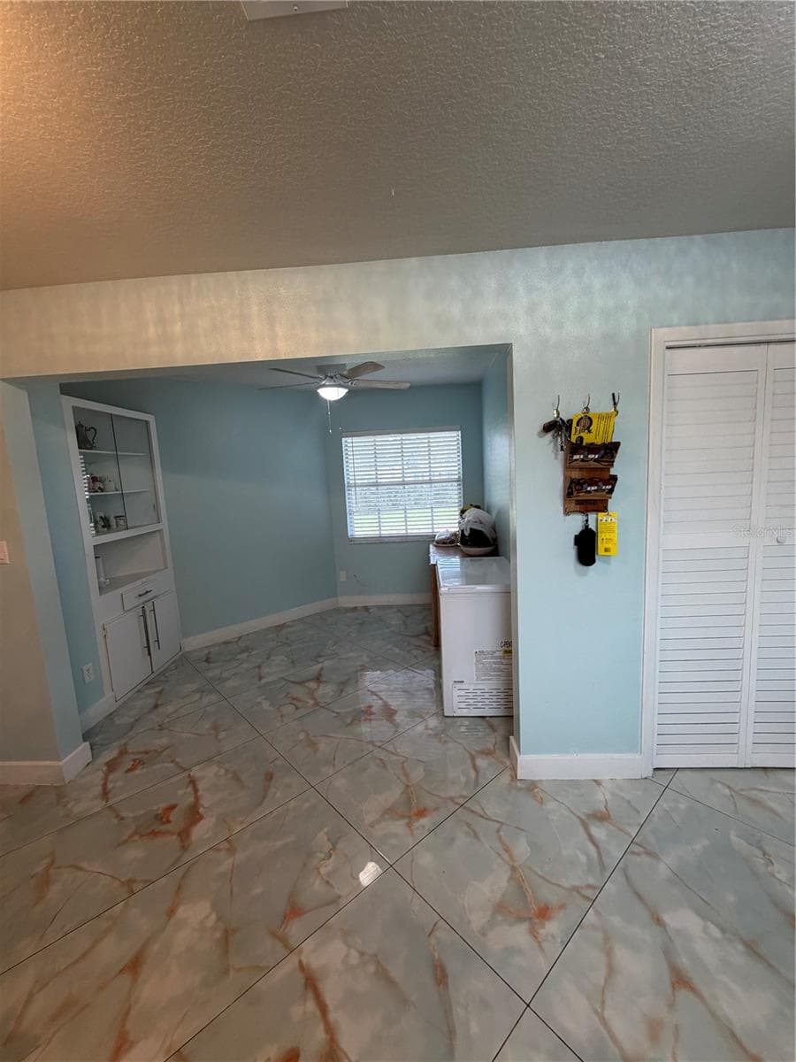 Single Family Residence at 10909 W ELBOW DR, TAMPA, photo 13 of 18