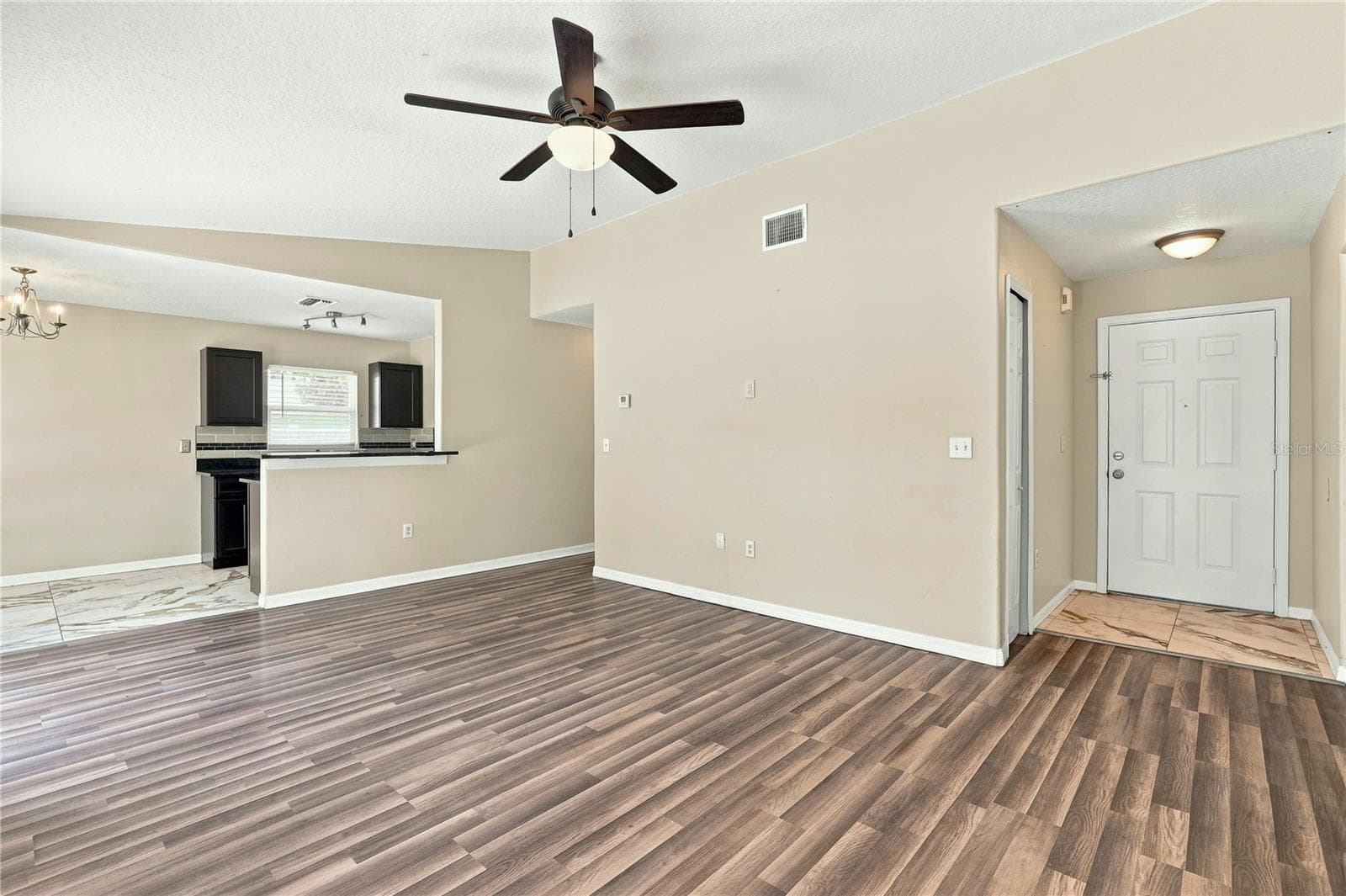 Single Family Residence at 930 DERBYSHIRE DR, KISSIMMEE, photo 4 of 29