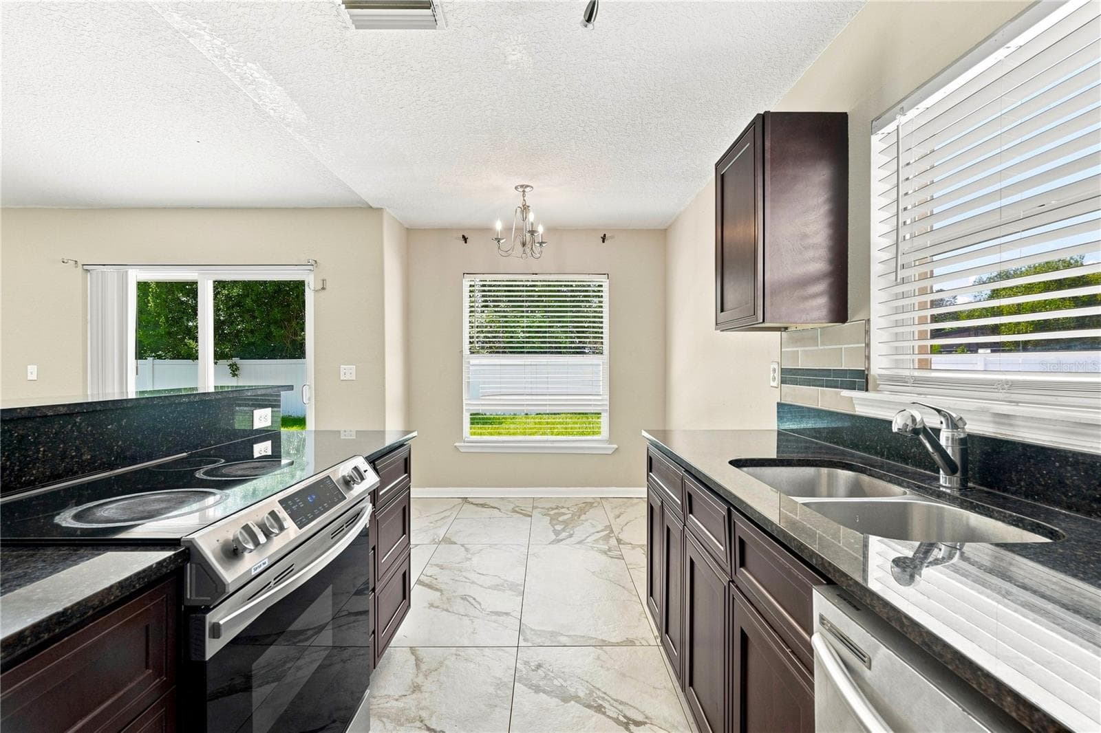 Single Family Residence at 930 DERBYSHIRE DR, KISSIMMEE, photo 11 of 29