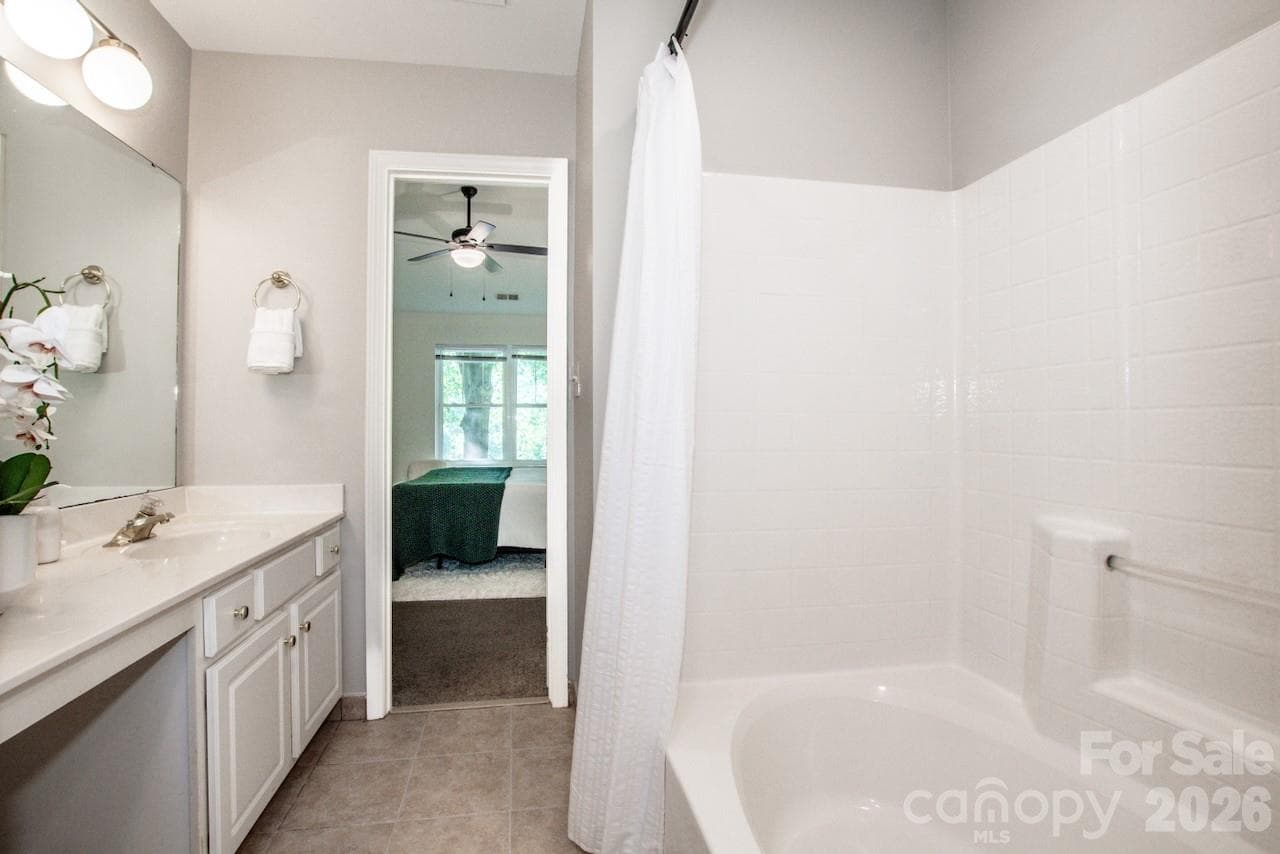 Single Family Residence at 7605 Wynstone Ridge Circle, Huntersville, photo 17 of 38