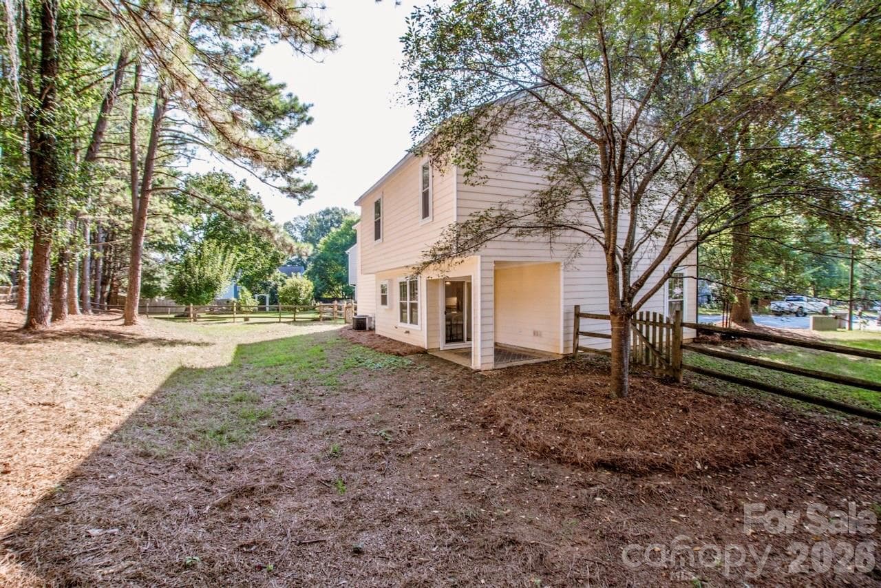Single Family Residence at 7605 Wynstone Ridge Circle, Huntersville, photo 28 of 38
