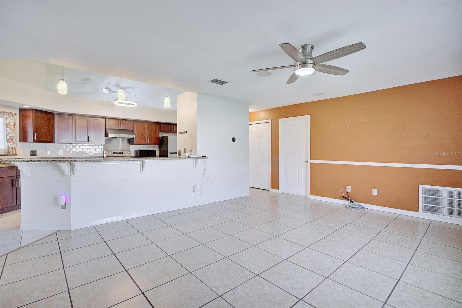 Family Room - 858 MENDOZA DR, KISSIMMEE