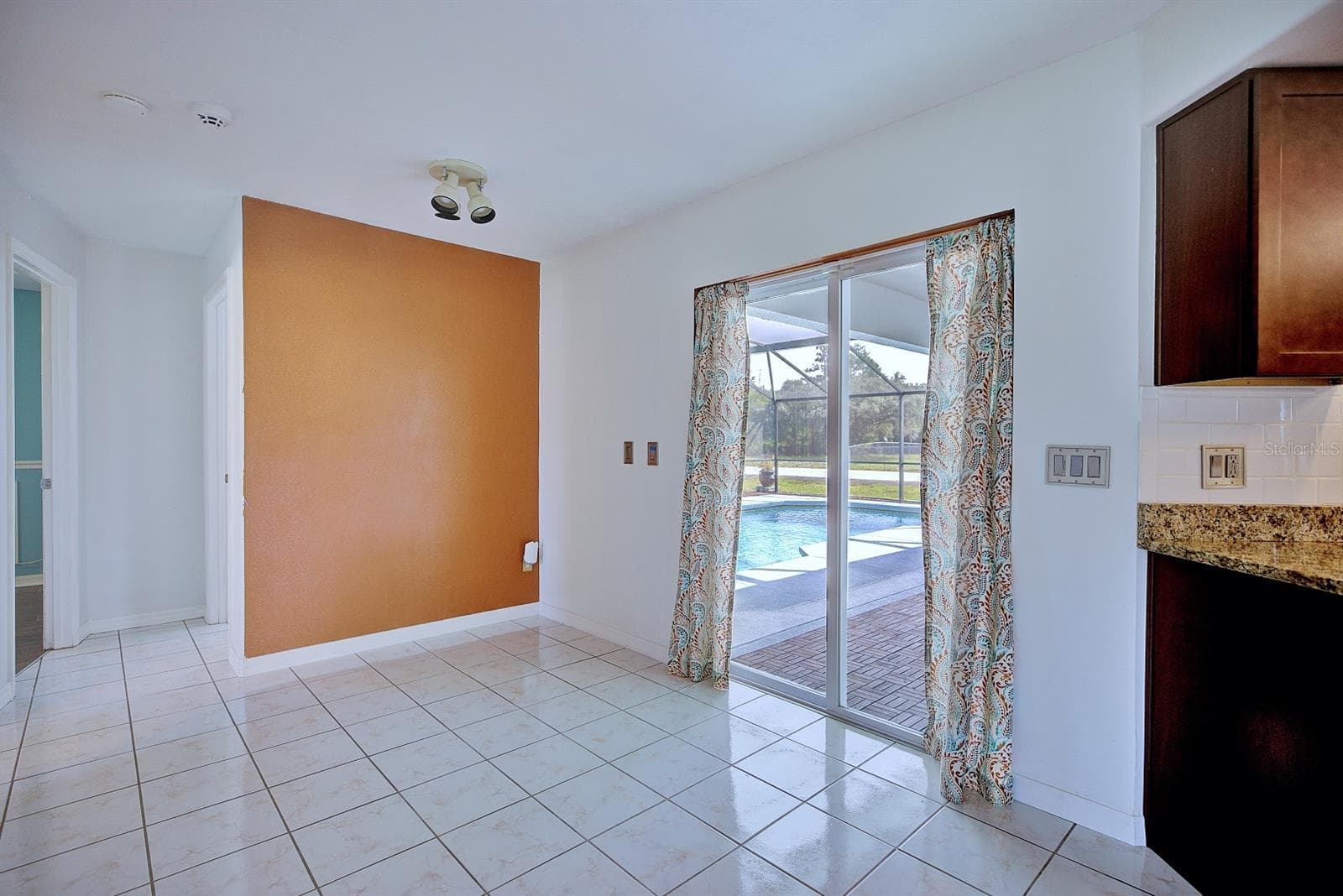 Family Room - 858 MENDOZA DR, KISSIMMEE