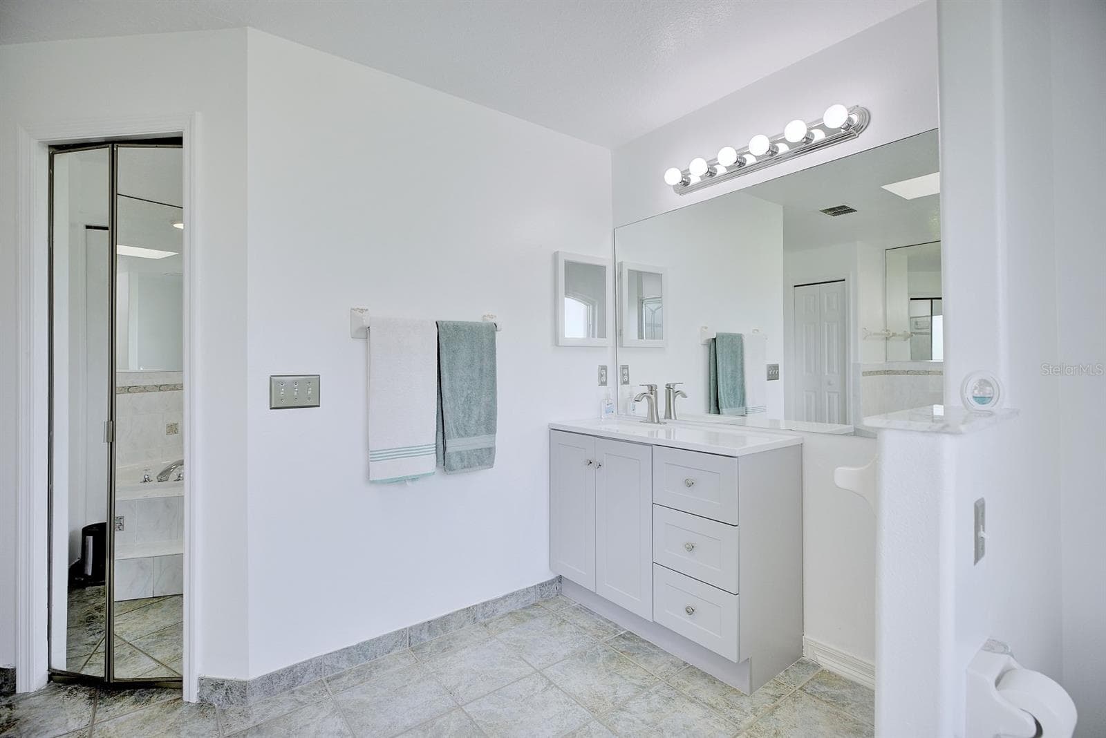 Primary Bath - 858 MENDOZA DR, KISSIMMEE