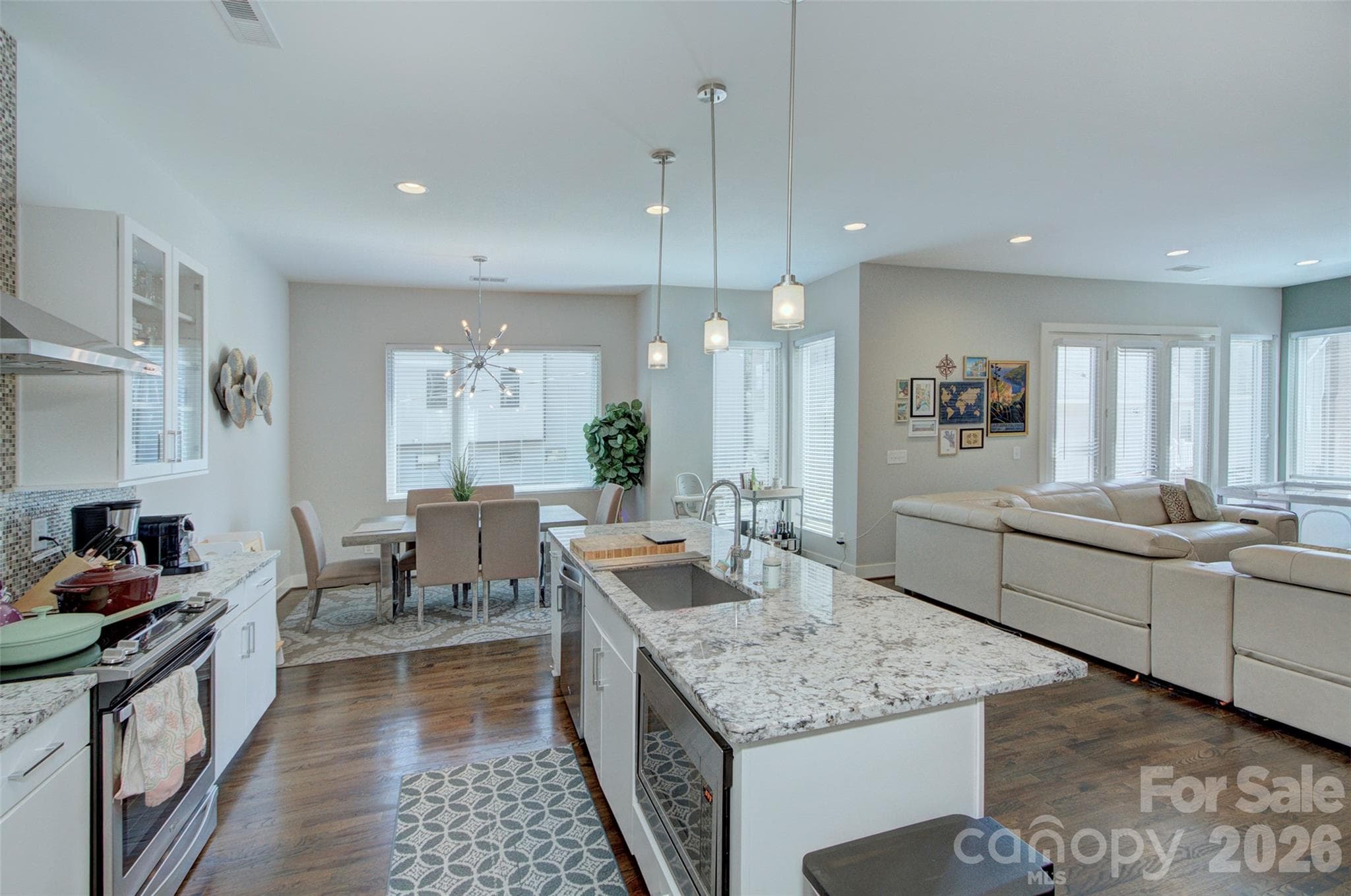 Condominium at 914 Westbrook Drive, Charlotte, photo 5 of 34