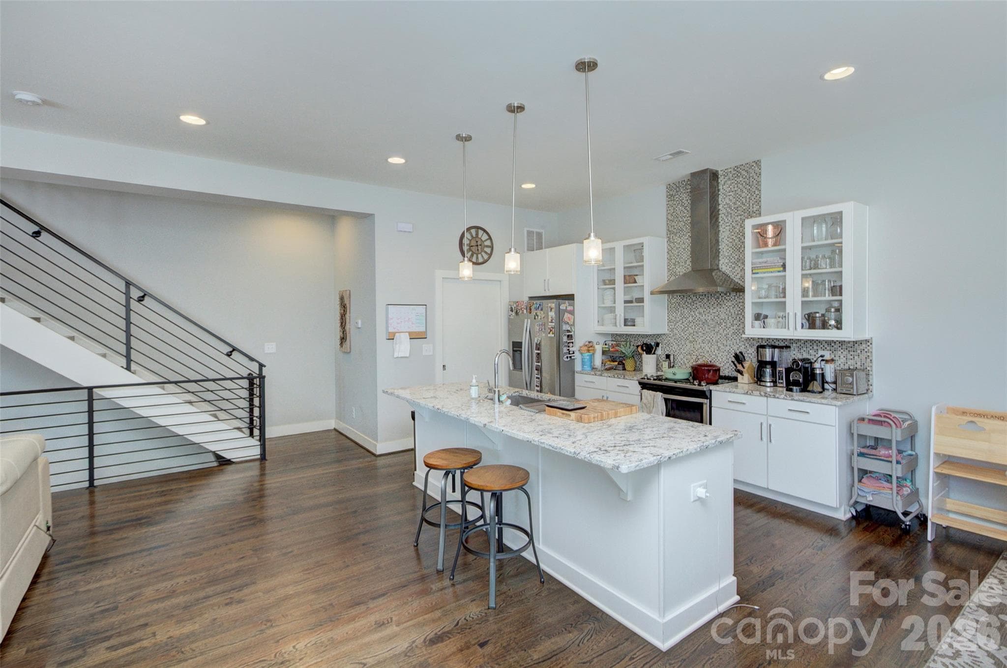 Condominium at 914 Westbrook Drive, Charlotte, photo 6 of 34
