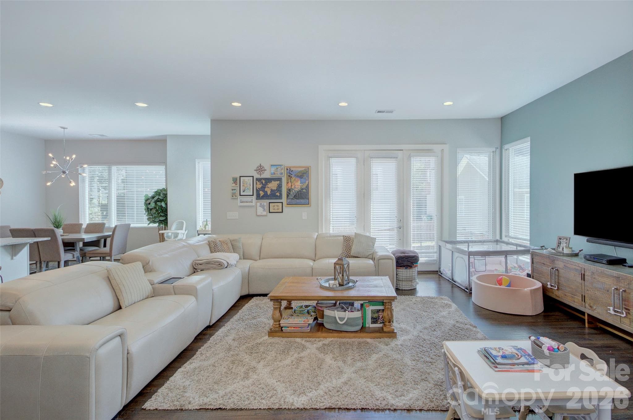 Condominium at 914 Westbrook Drive, Charlotte, photo 9 of 34