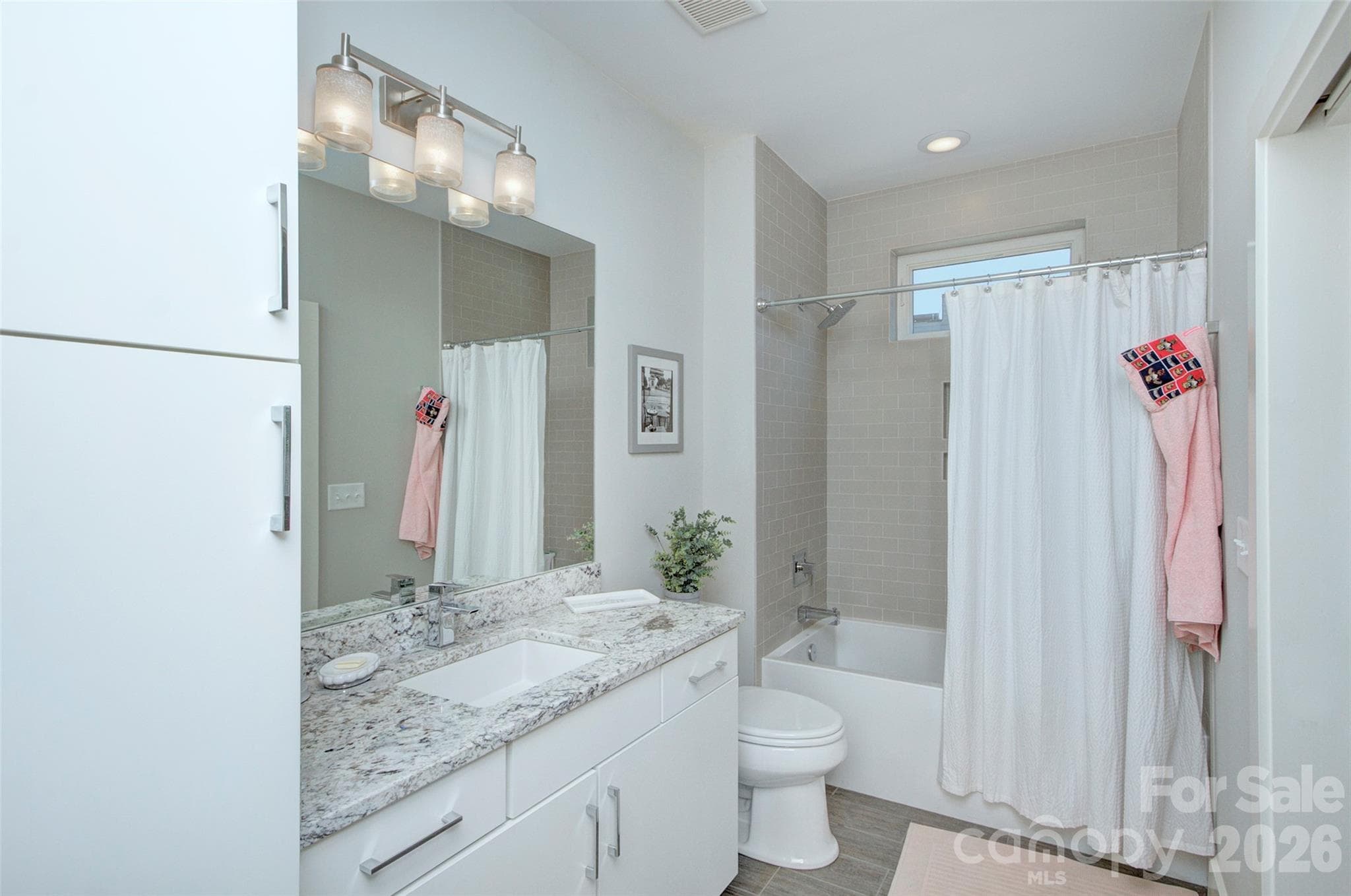 Condominium at 914 Westbrook Drive, Charlotte, photo 19 of 34