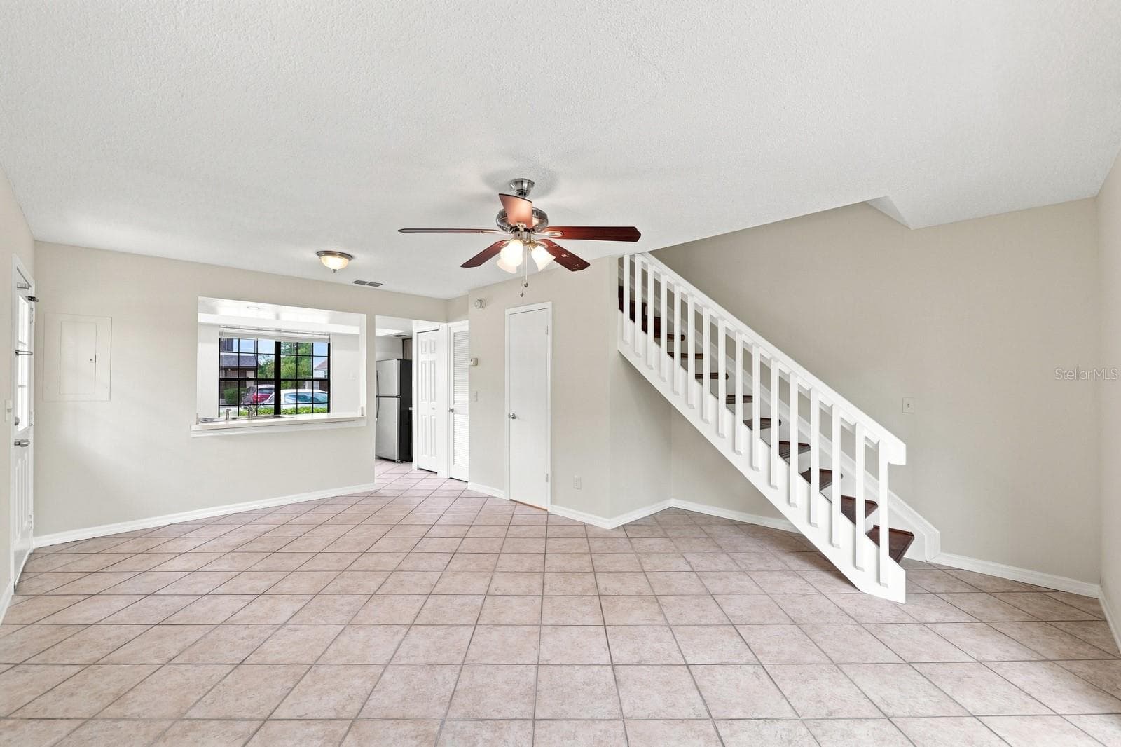 Townhouse at 16573 BRIGADOON DR, TAMPA, photo 3 of 27