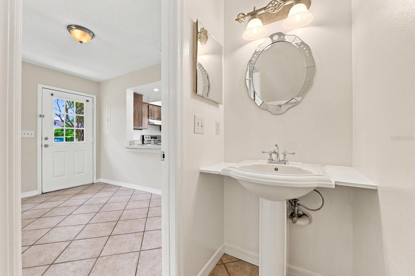 Townhouse at 16573 BRIGADOON DR, TAMPA, photo 9 of 27