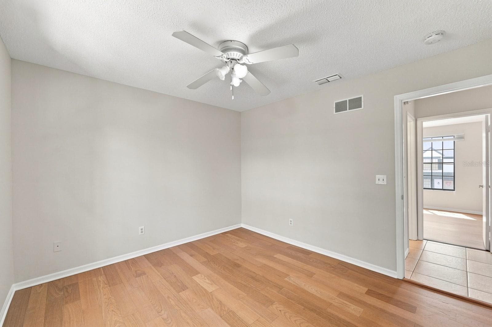 Townhouse at 16573 BRIGADOON DR, TAMPA, photo 12 of 27