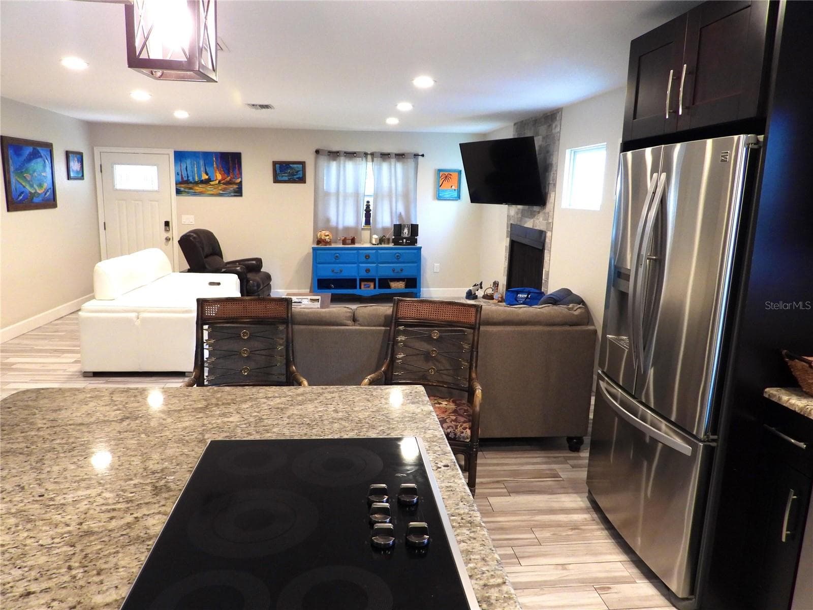 Single Family Residence at 7800 COUNTRY CLUB RD N, ST PETERSBURG, photo 5 of 26