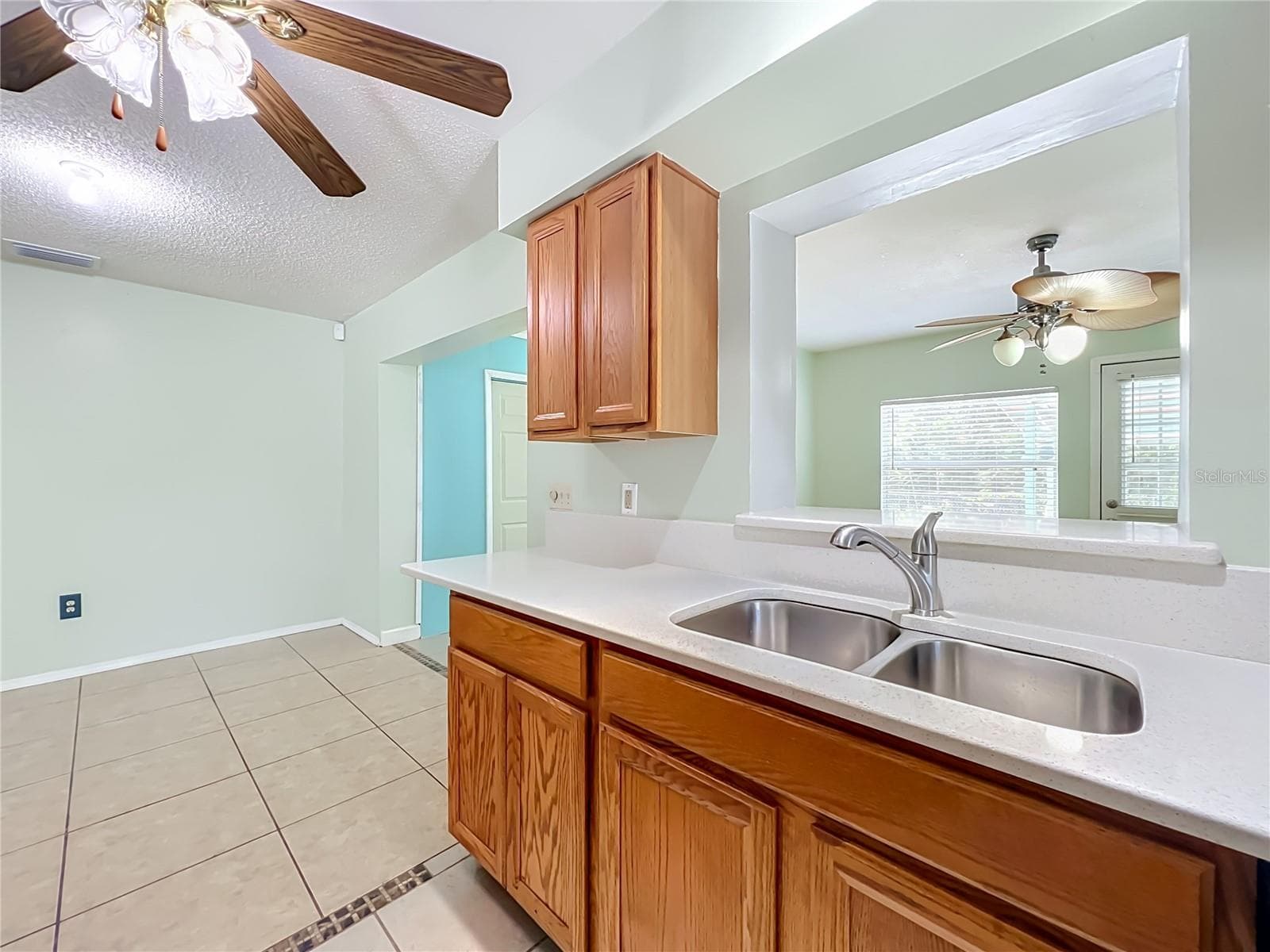 Single Family Residence at 1118 LITTLE SPRING HILL DR, OCOEE, photo 16 of 62