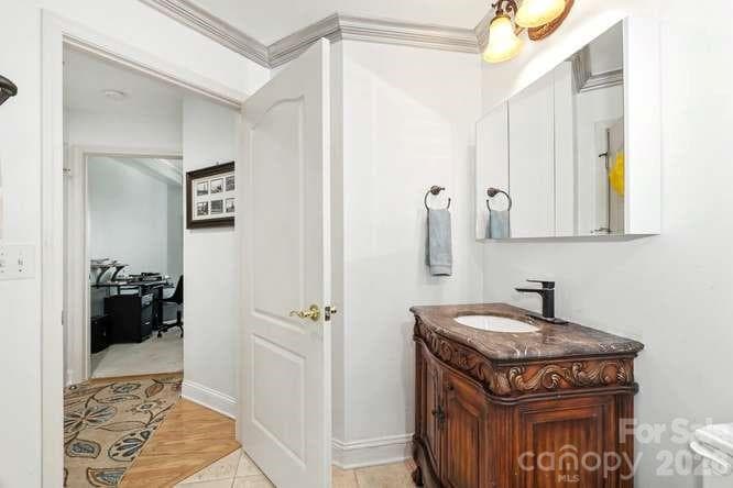 Second full bath - 401 N Church Street, Charlotte