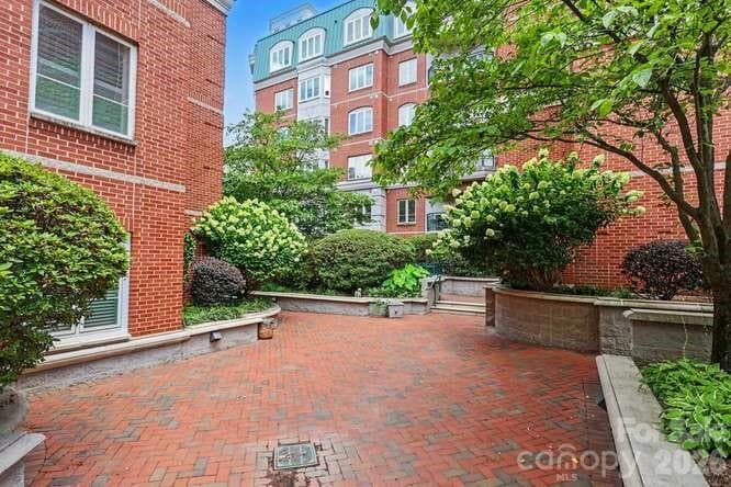 Condominium at 401 N Church Street, Charlotte, photo 25 of 36