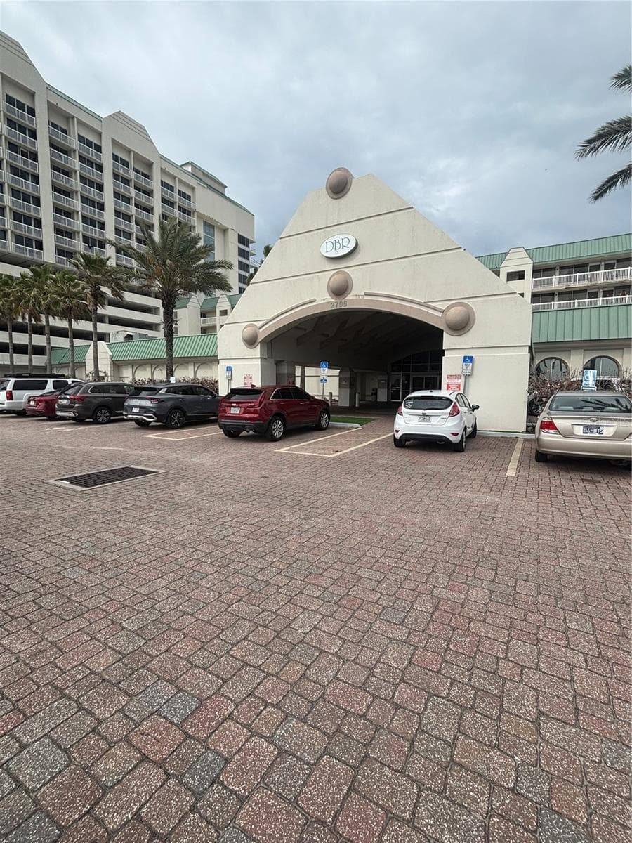 Condo - Hotel at 2700 N ATLANTIC AVE #527, DAYTONA BEACH, photo 4 of 33