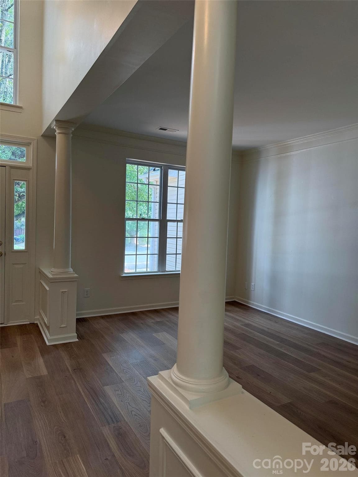 Single Family Residence at 17234 Georgian Hall Drive, Charlotte, photo 4 of 14