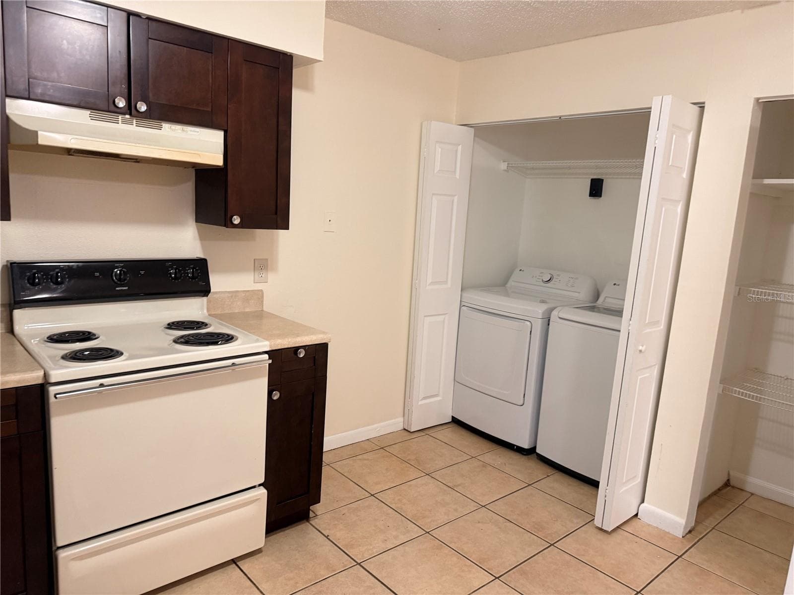 Half Duplex at 9406 N HARTTS DR #A, TAMPA, photo 13 of 24