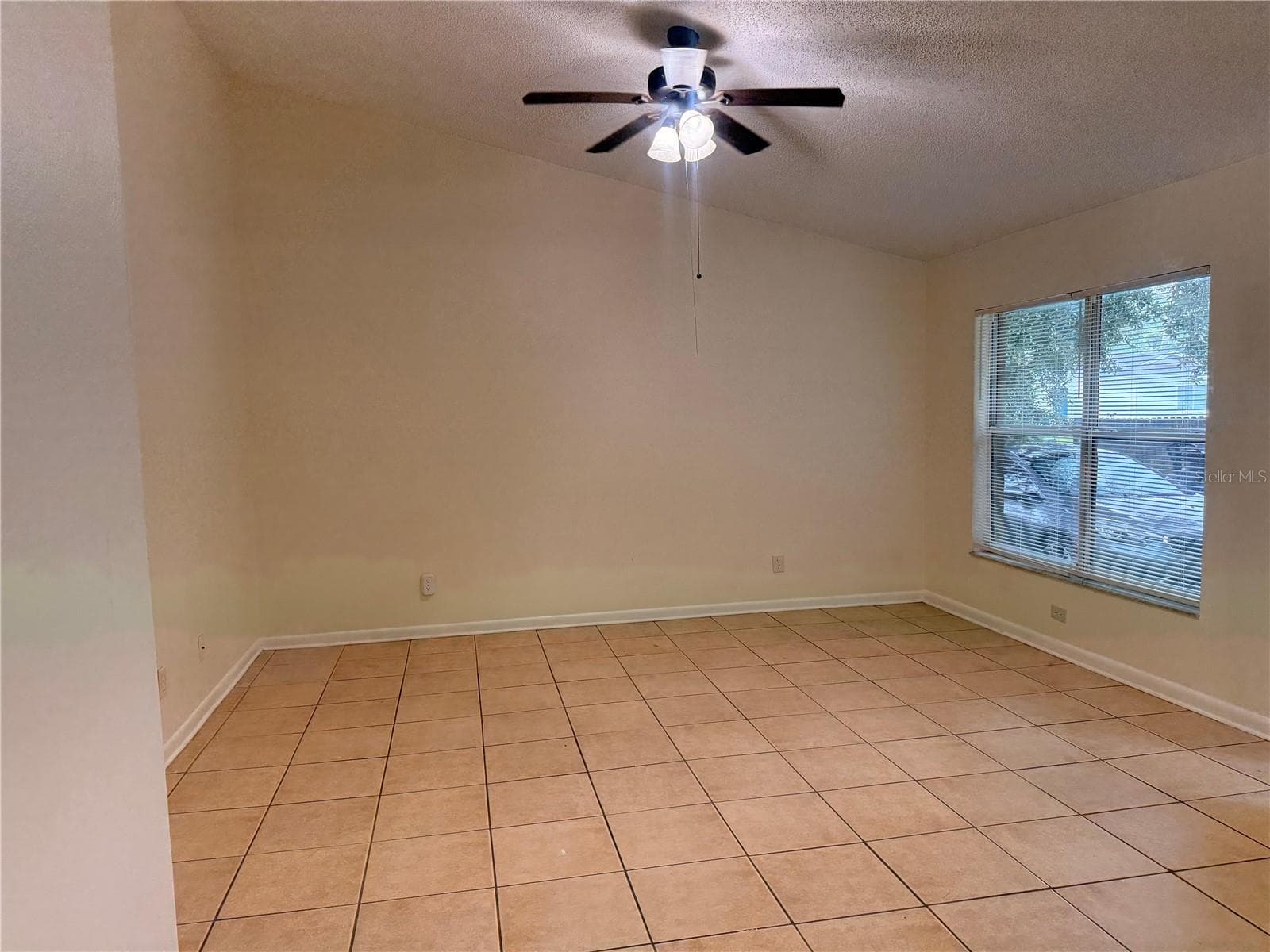 Livingroom - 9406 N HARTTS DR #A, TAMPA