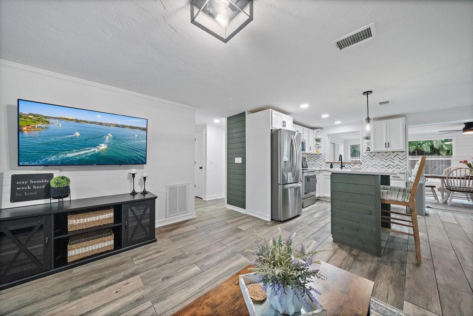 Single Family Residence at 852 ACADIA RD, VENICE, photo 6 of 48