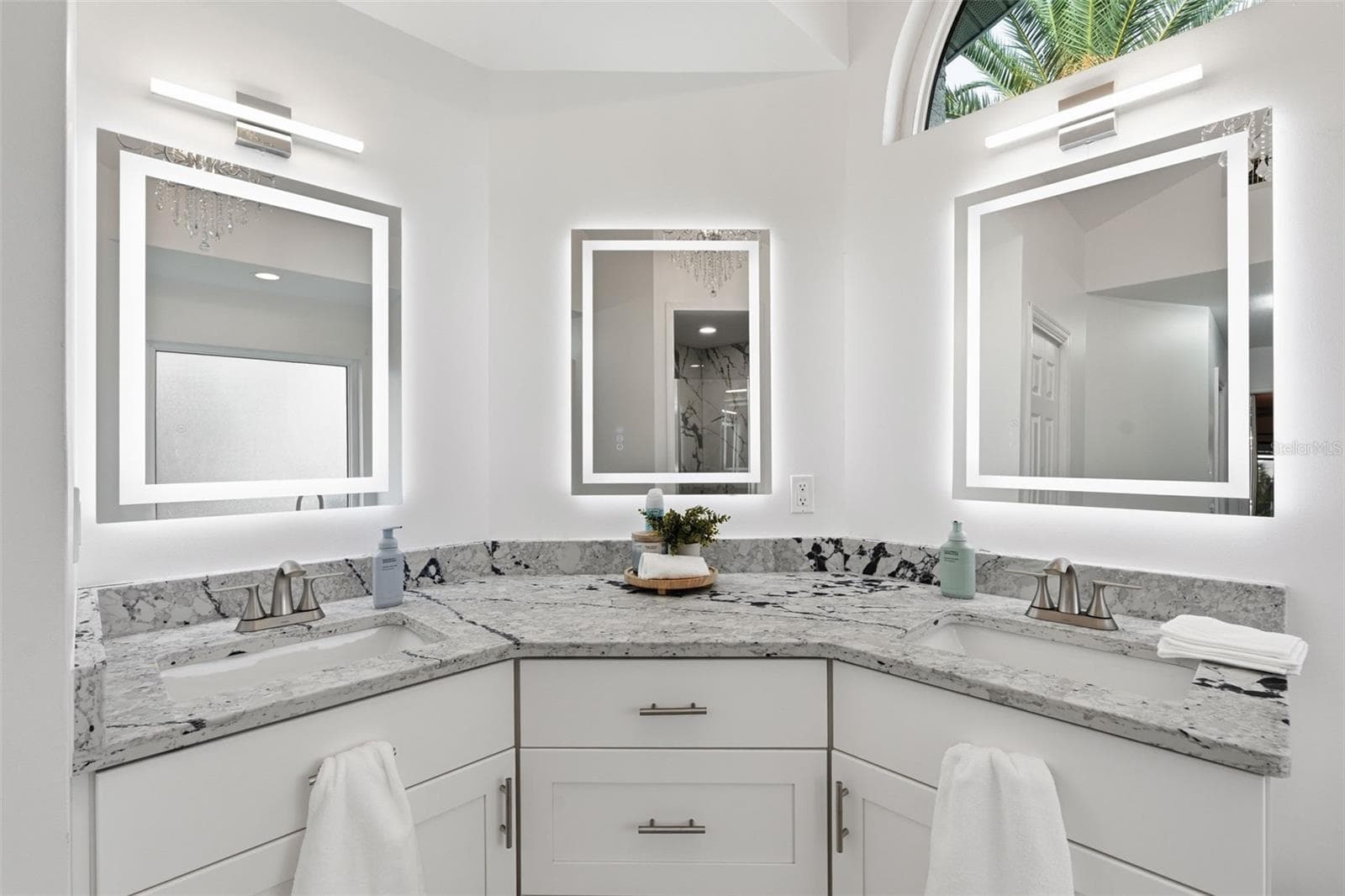 Double vanity - 4209 FLAMINGO BLVD, PORT CHARLOTTE