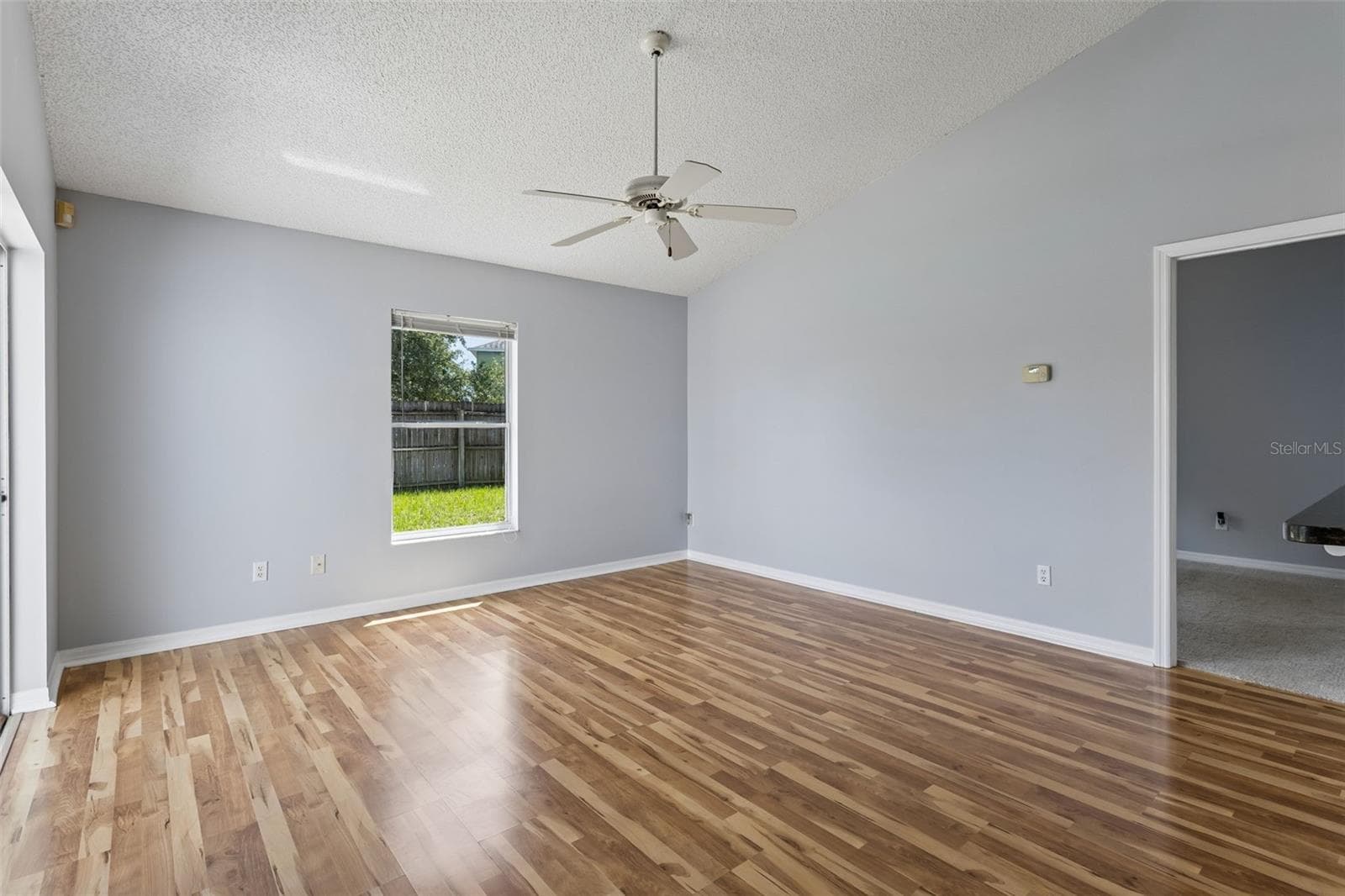 Vaulted ceilings - 2657 WINCHESTER CIR, EUSTIS
