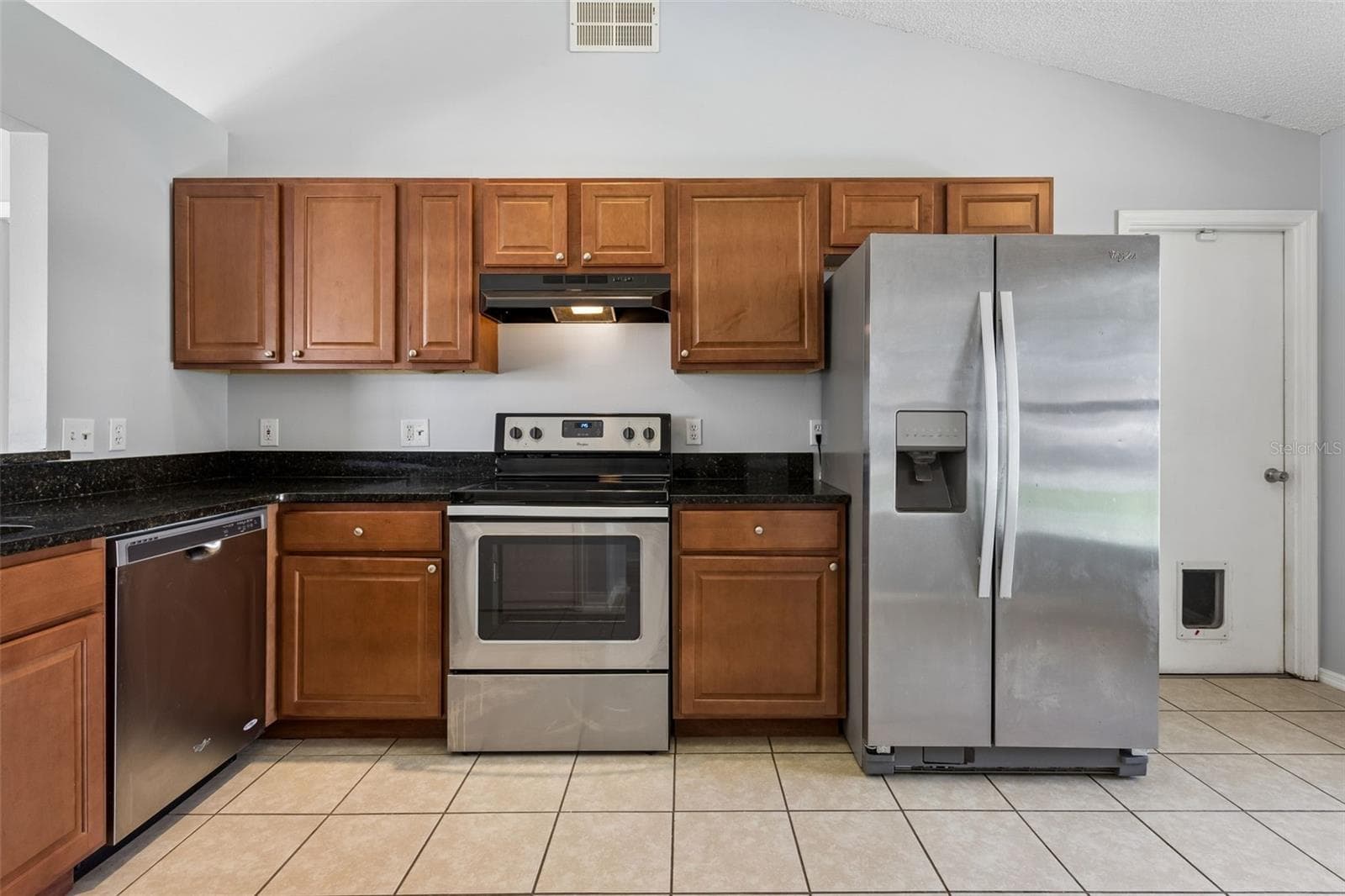 Kitchen & garage door - 2657 WINCHESTER CIR, EUSTIS