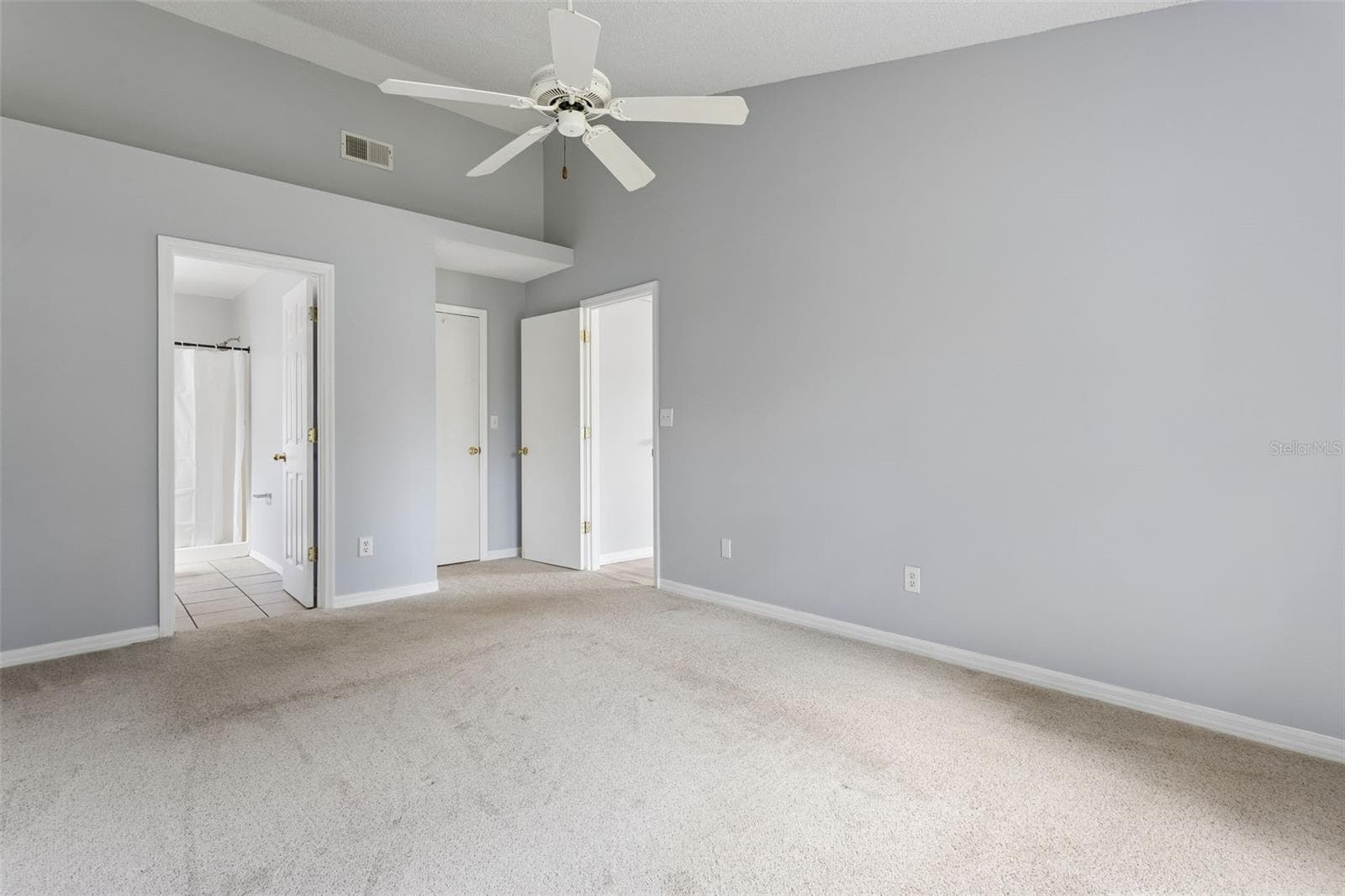 Master with ensuite - 2657 WINCHESTER CIR, EUSTIS