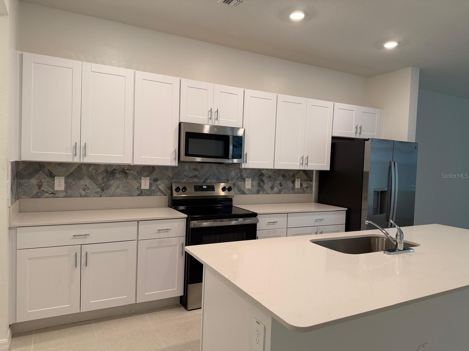 Townhouse at 36206 OBSIDIAN LN, ZEPHYRHILLS, photo 6 of 27