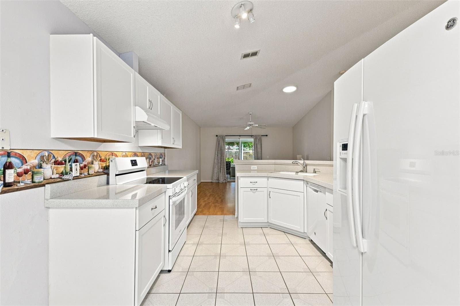 Kitchen - 1181 WELCH HILL CIR, APOPKA