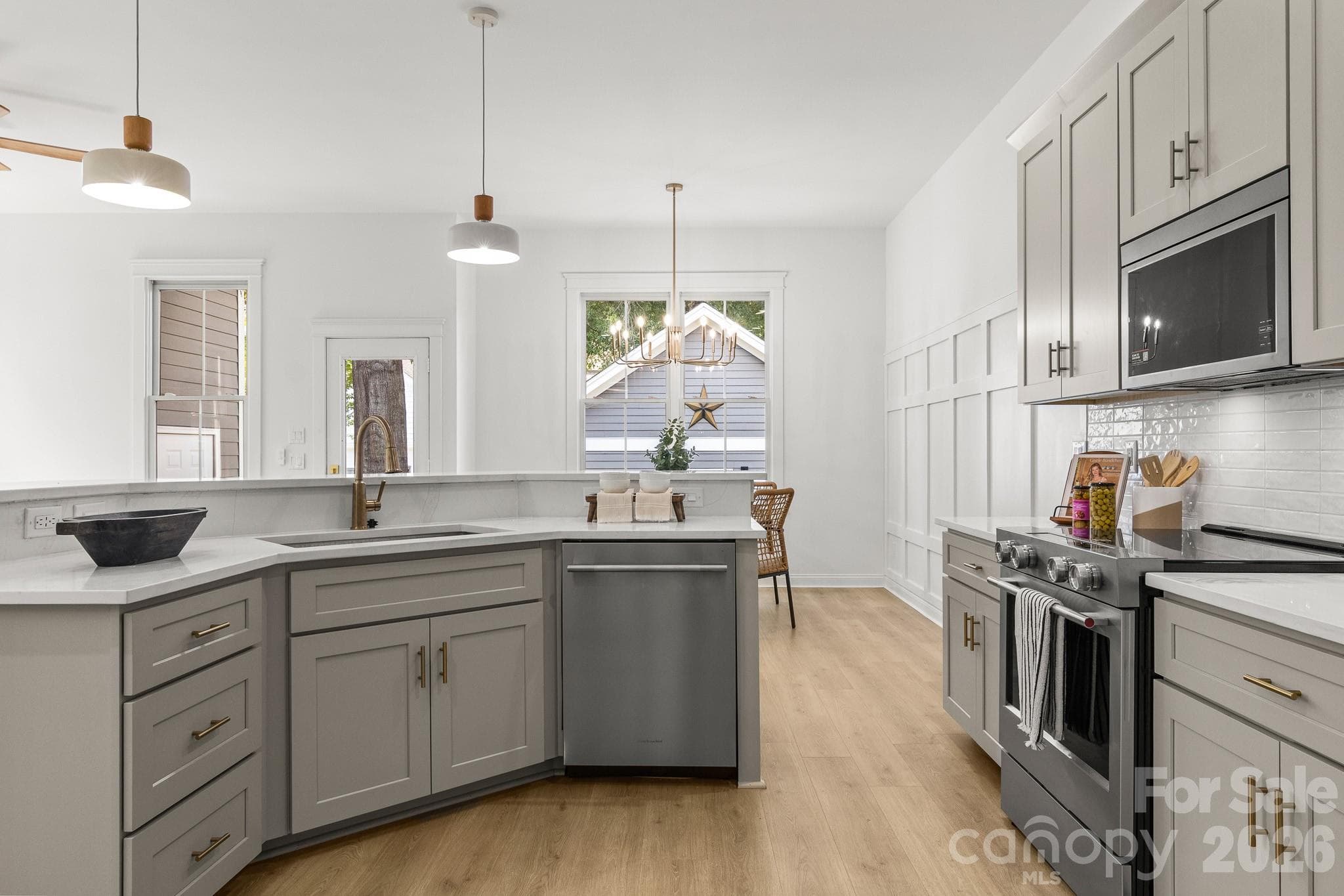 Single Family Residence at 361 Elis Way, Fort Mill, photo 14 of 48