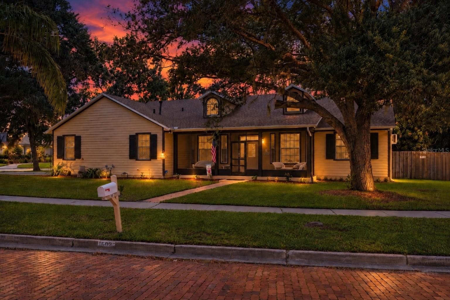 Twilight Front of Home - 502 PALM DR, WINTER GARDEN